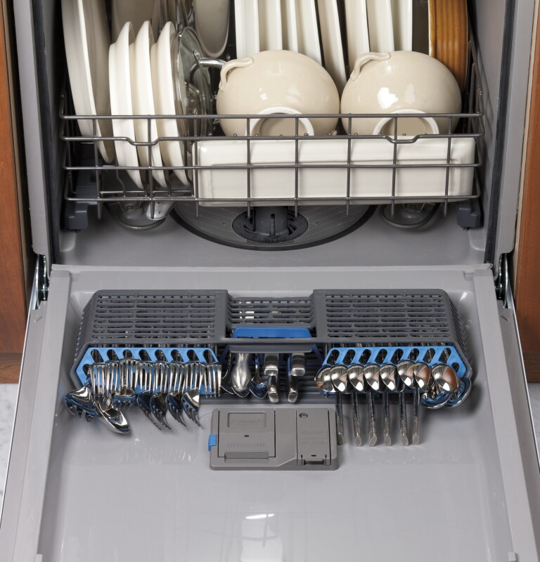 Dishwasher with Front Controls GDF520PGDWW