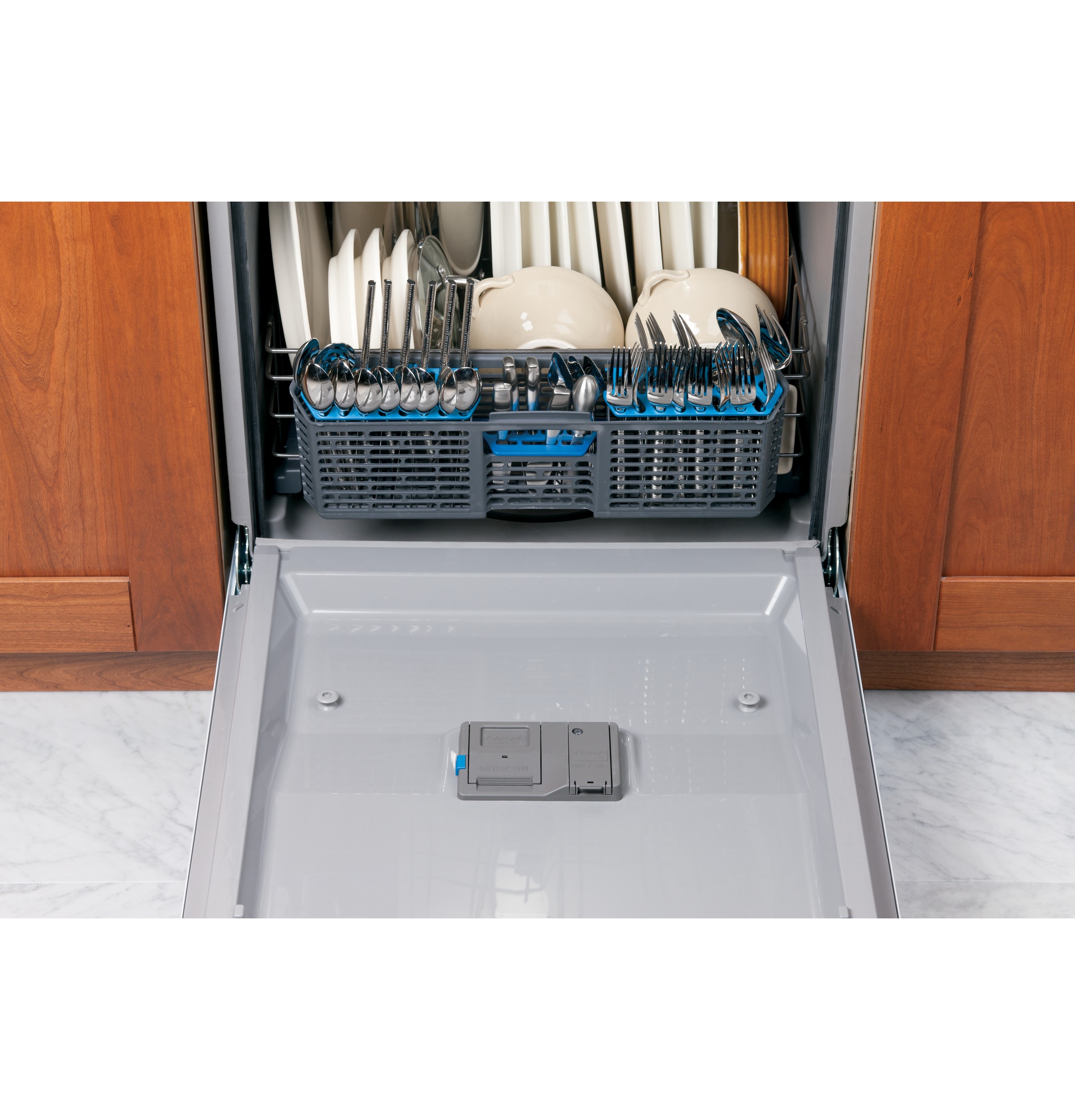 Dishwasher with Front Controls GDF520PSDSS