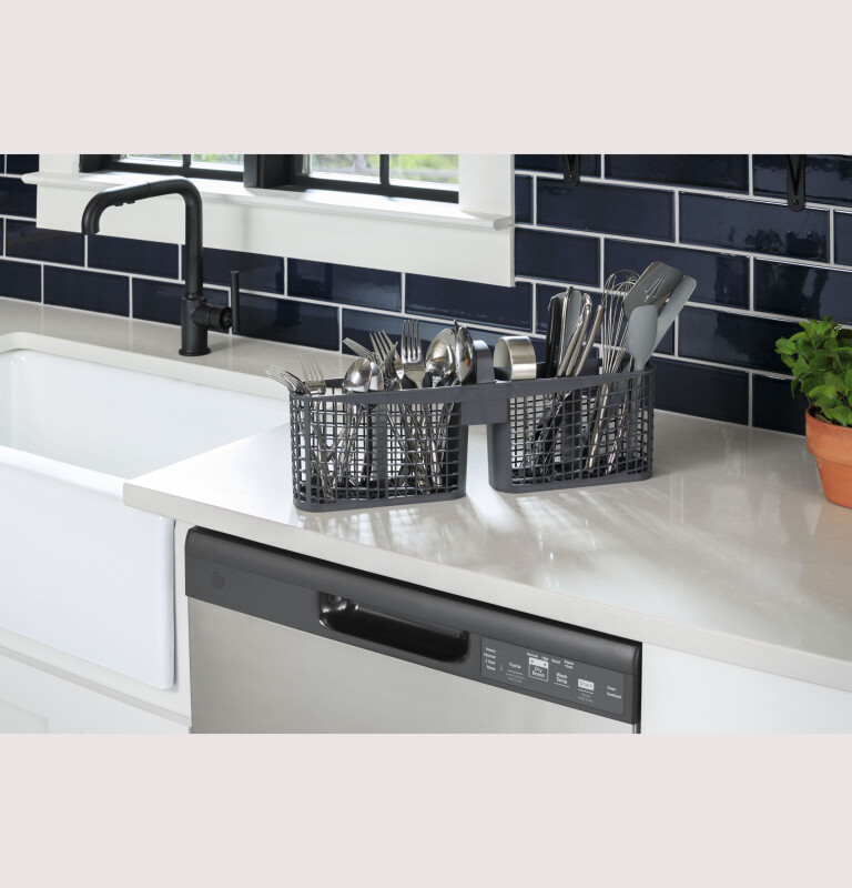 Dishwasher with Front Controls GDF535PSRSS