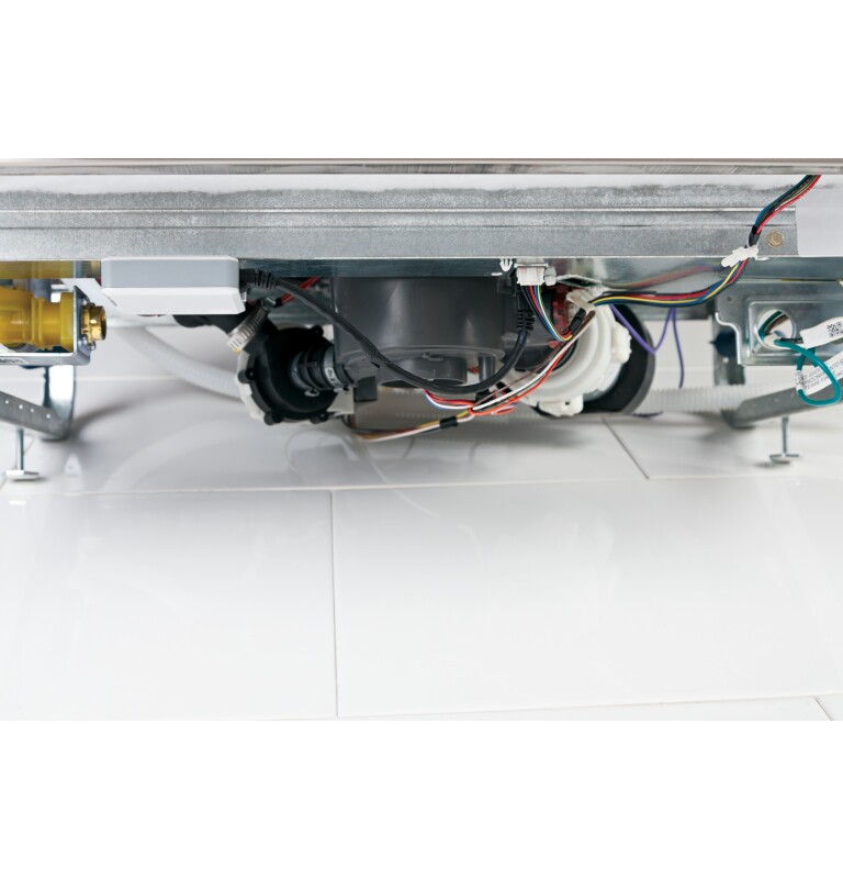 Hybrid Stainless Steel Interior Dishwasher with Front Controls GDF540HSFSS