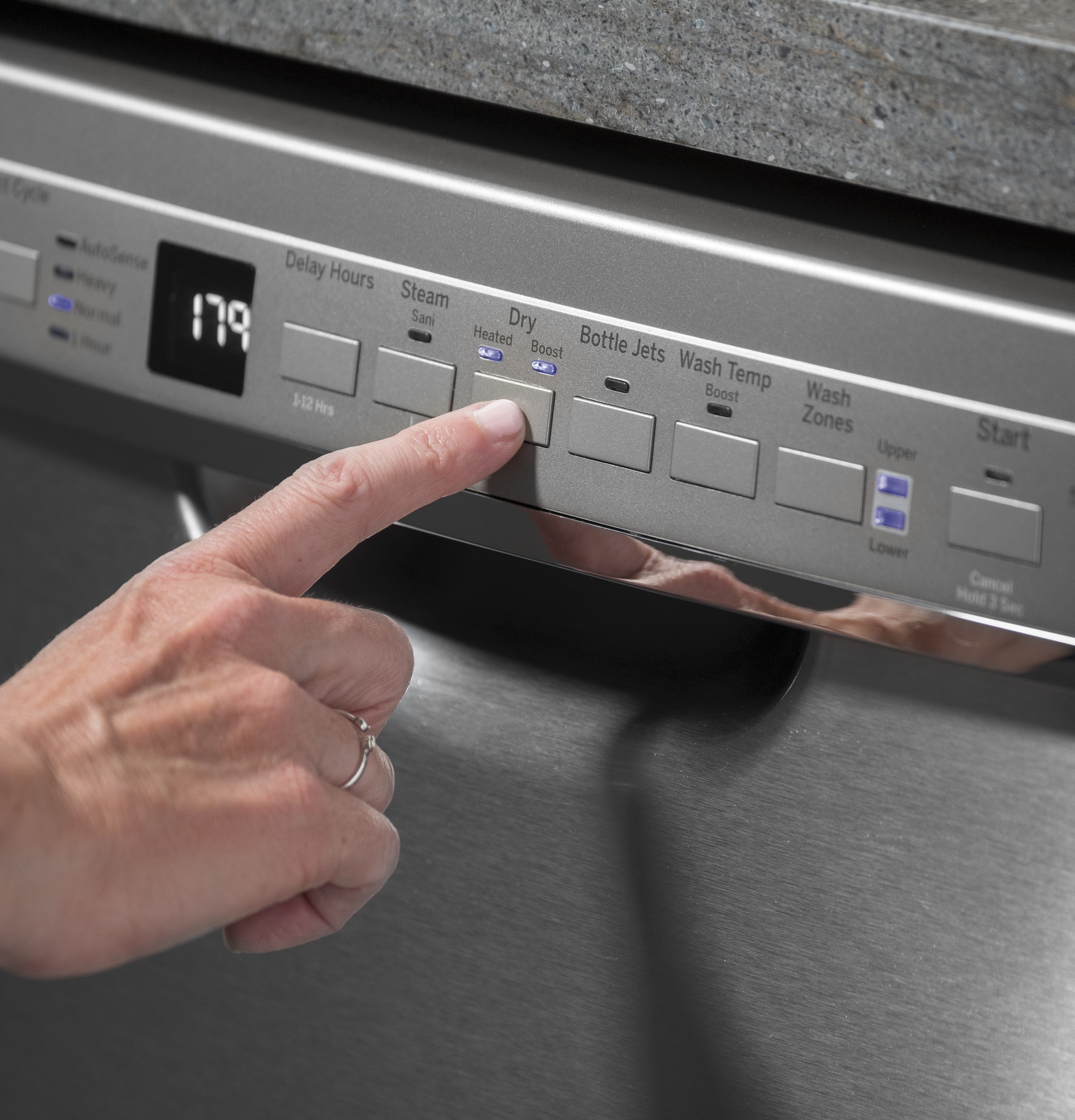 Front Control with Stainless Interior Door Dishwasher with Sanitize Cycle & Dry Boost GDF640HSMSS