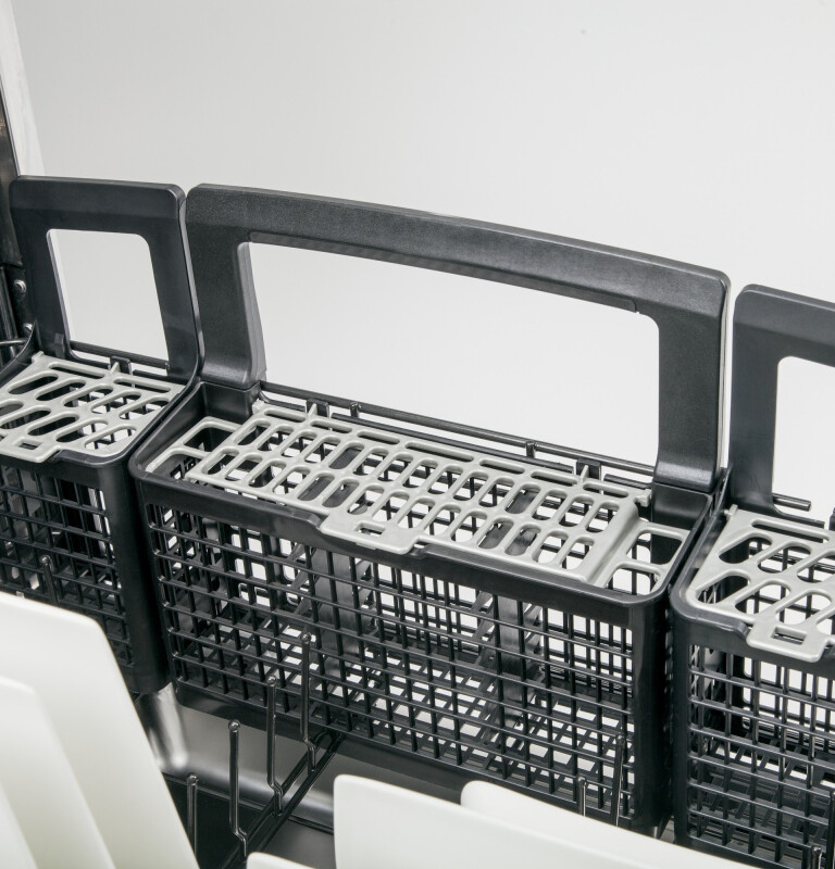 Stainless Steel Interior Dishwasher with Front Controls GDF650SGJWW