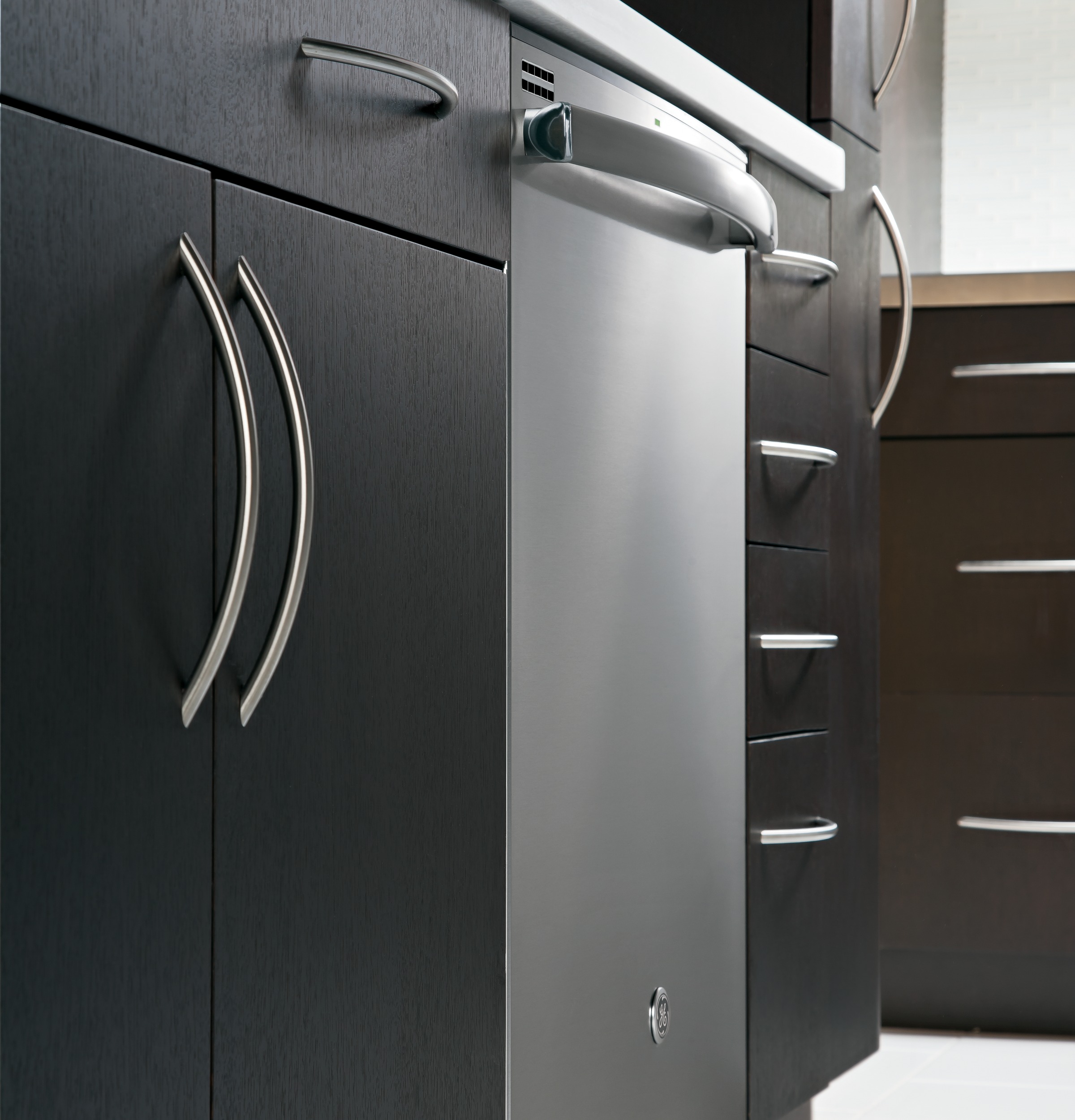 Dishwasher with Hidden Controls GDT530PSDSS