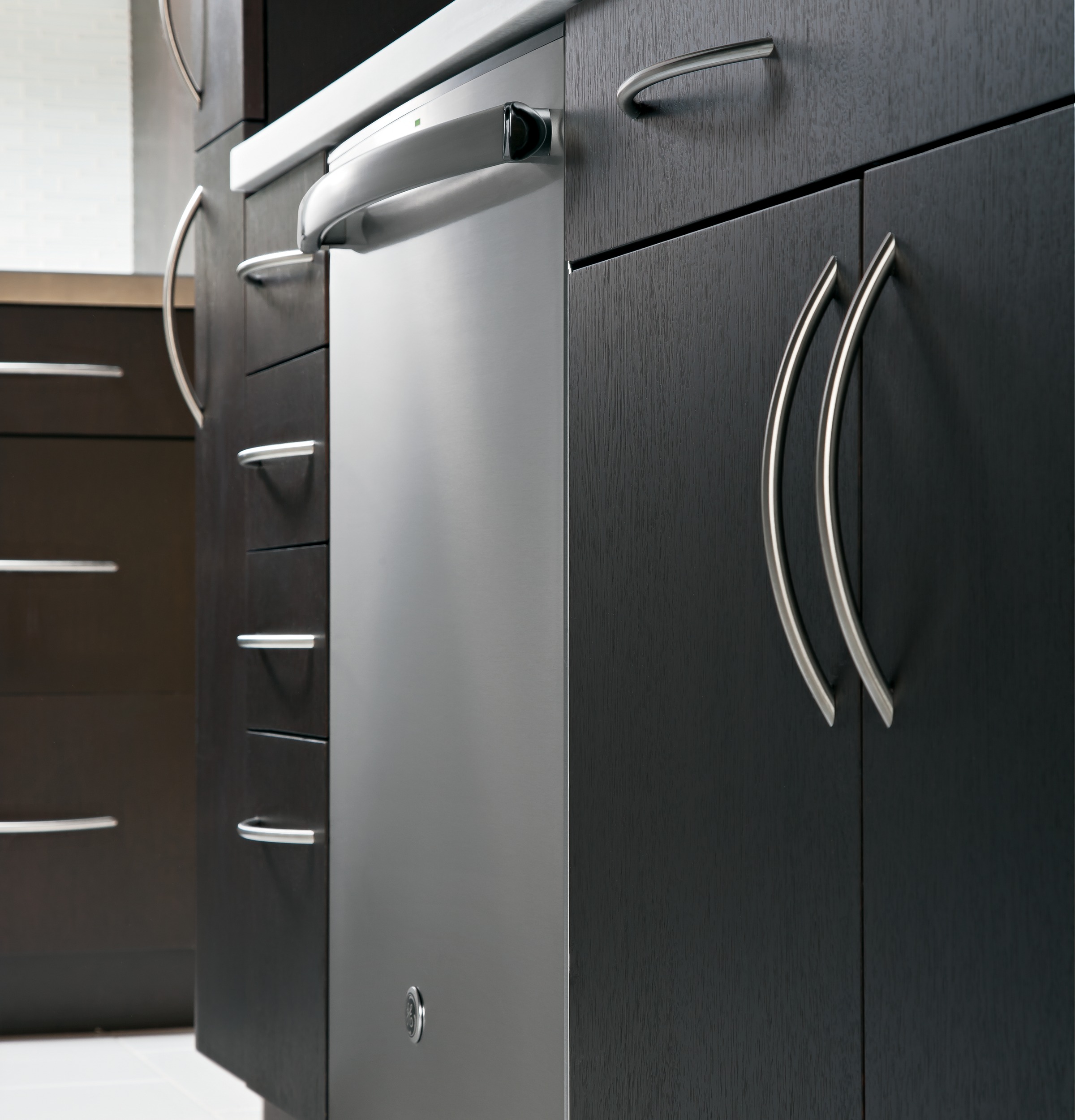 Dishwasher with Hidden Controls GDT530PSDSS