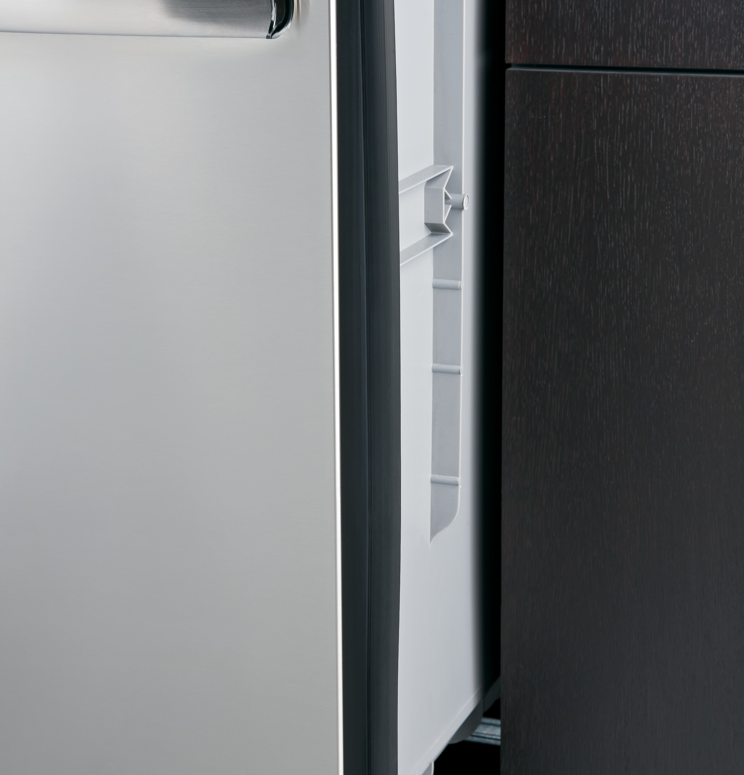 Dishwasher with Hidden Controls GDT530PSDSS