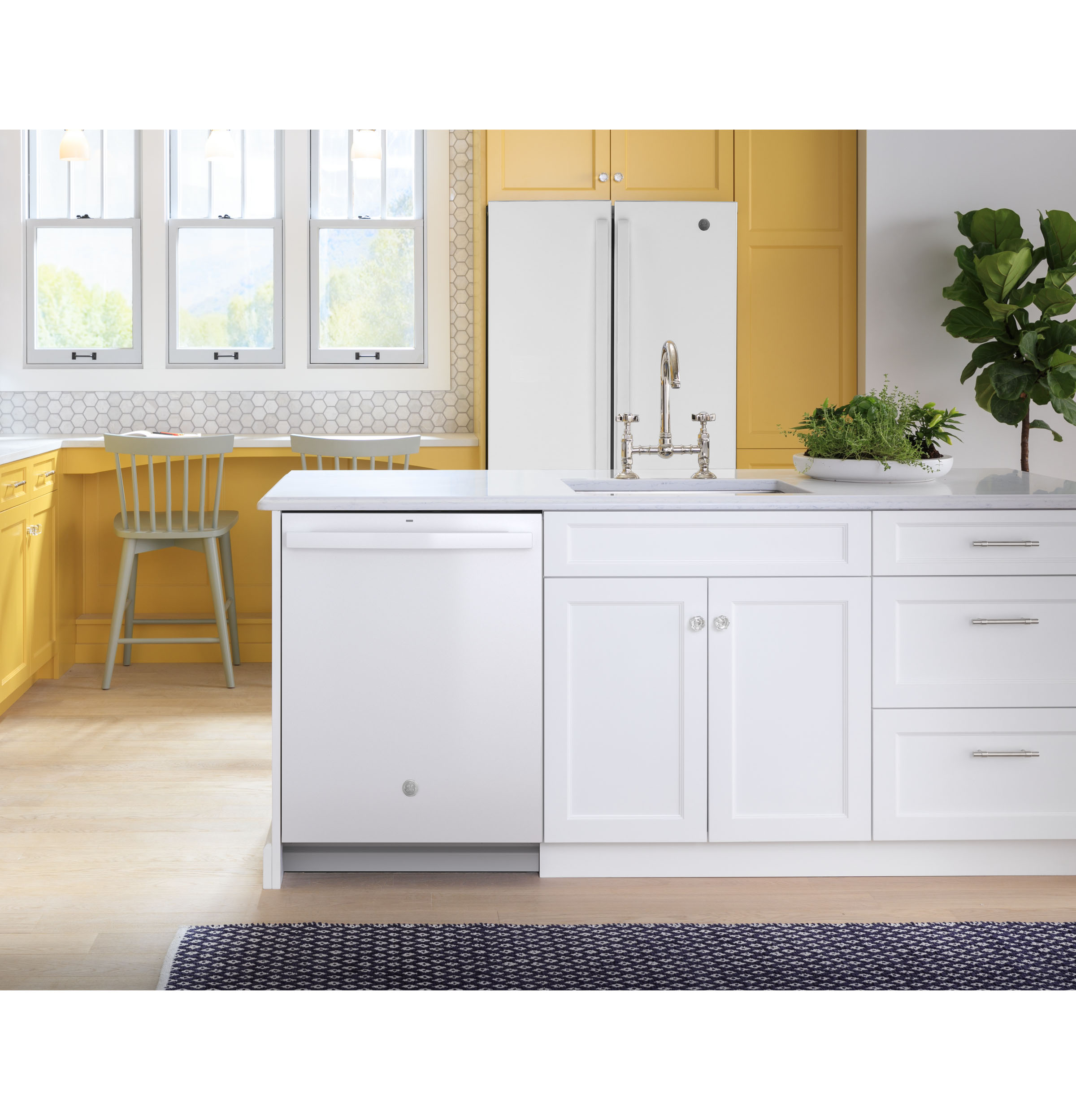 Ge® Energy Star® Top Control With Plastic Interior Dishwasher With Sanitize Cycle & Dry Boost GDT535PGRWW