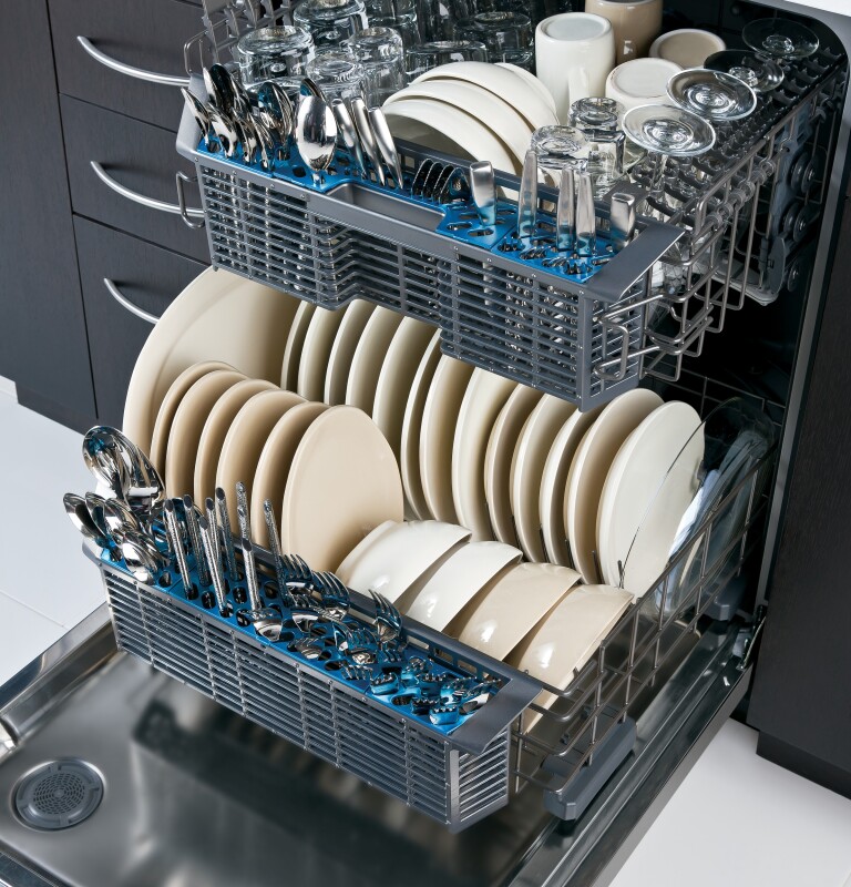 Hybrid Stainless Steel Interior Dishwasher with Hidden Controls GDT550HGDWW