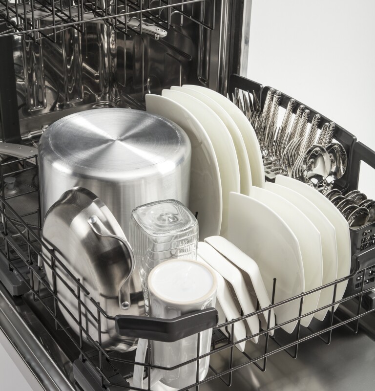 Stainless Steel Interior Dishwasher with Hidden Controls GDT580SGFBB