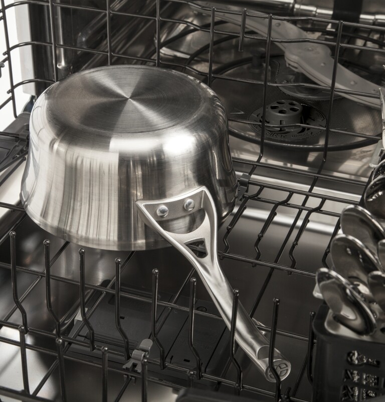 Stainless Steel Interior Dishwasher with Hidden Controls GDT580SGFBB