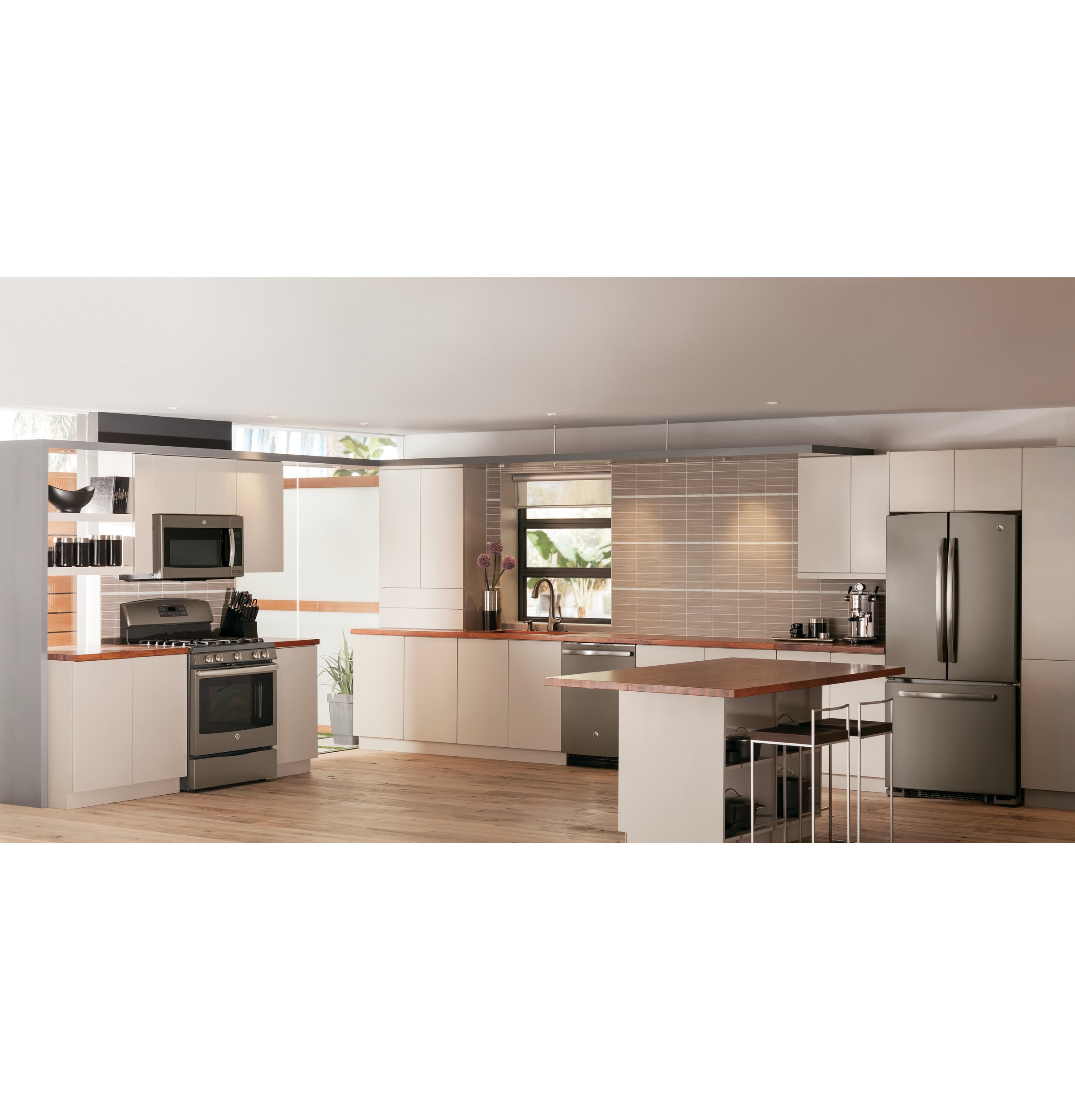 Stainless Steel Interior Dishwasher with Hidden Controls GDT590SMJES