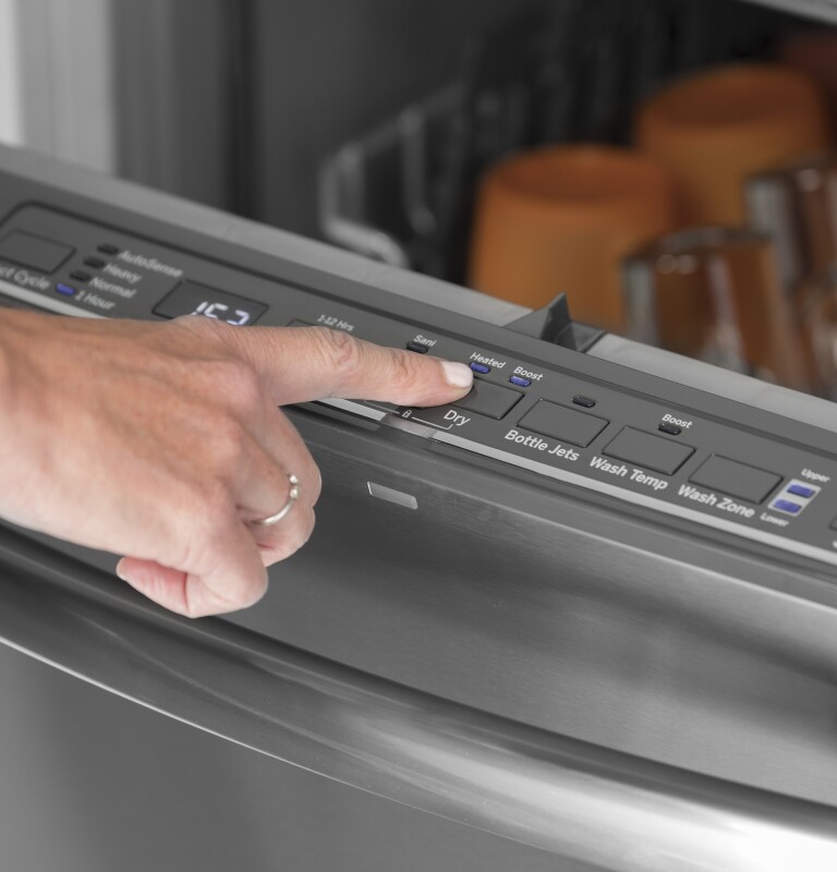 Dishwasher with Hidden Controls GDT605PBMTS