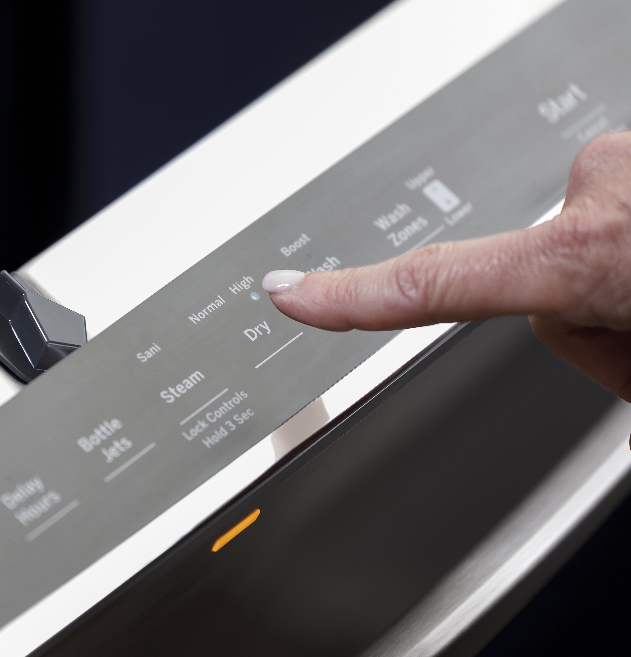 Top Control with Stainless Steel Interior Dishwasher with Sanitize Cycle & Dry Boost with Fan Assist GDT665SFNDS