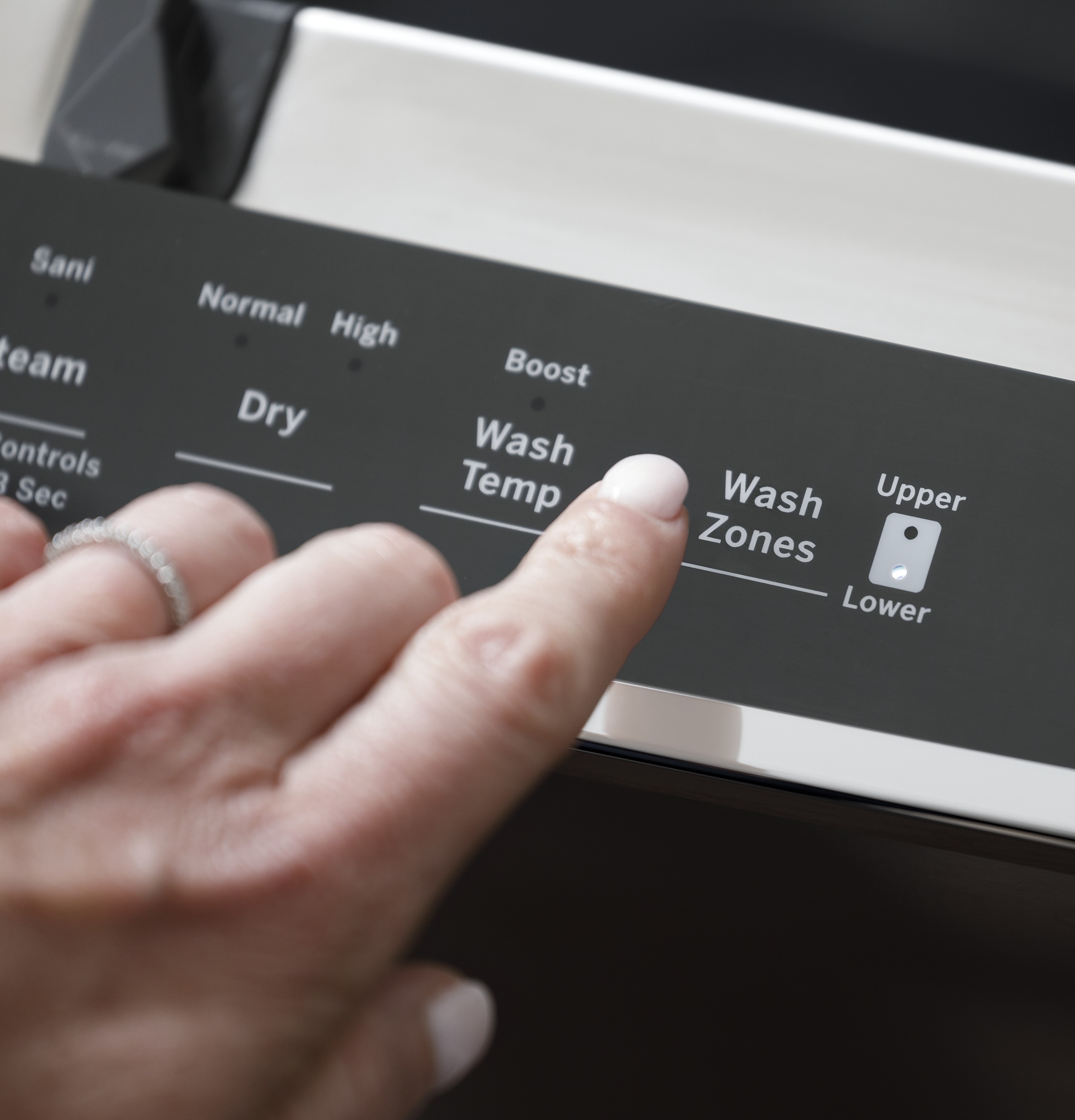 Top Control with Stainless Steel Interior Dishwasher with Sanitize Cycle & Dry Boost with Fan Assist GDT665SFNDS