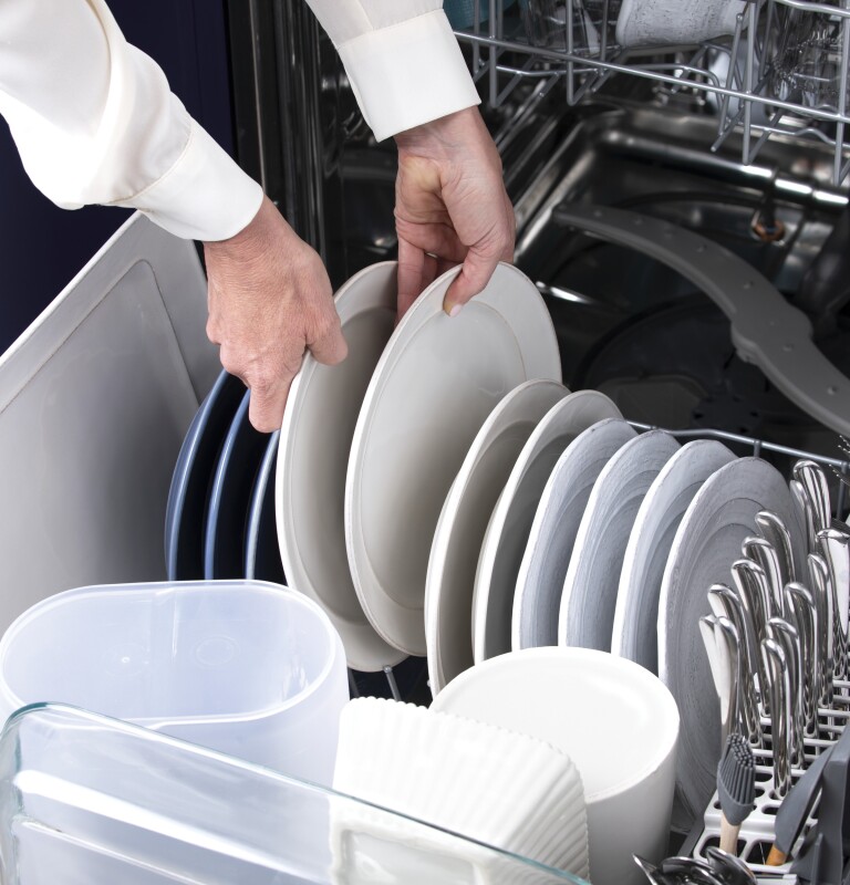 Top Control with Stainless Steel Interior Dishwasher with Sanitize Cycle & Dry Boost with Fan Assist GDT665SSNSS