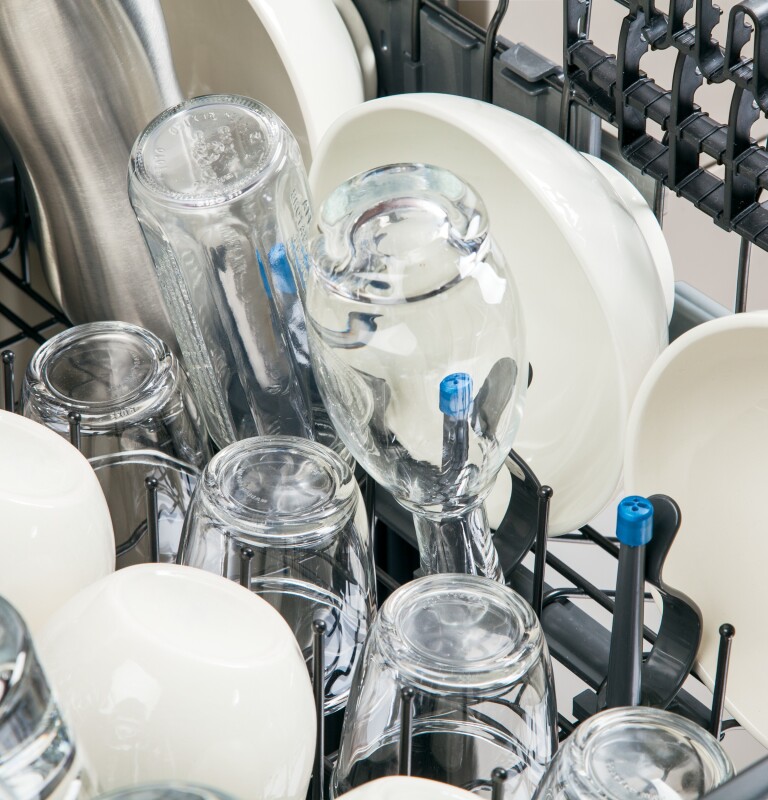 Stainless Steel Interior Dishwasher with Hidden Controls GDT680SSHSS