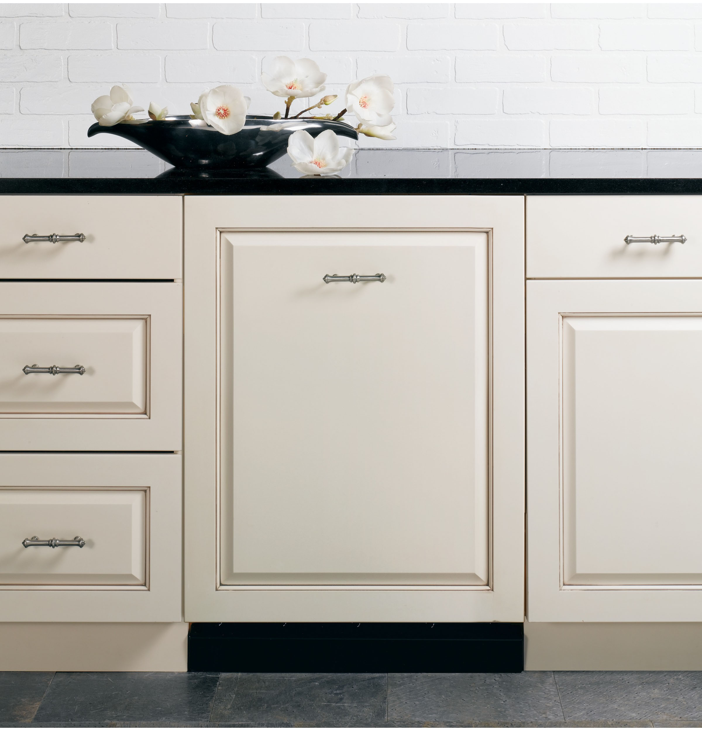 Stainless Steel Interior Dishwasher with Hidden Controls GDT740SIFII