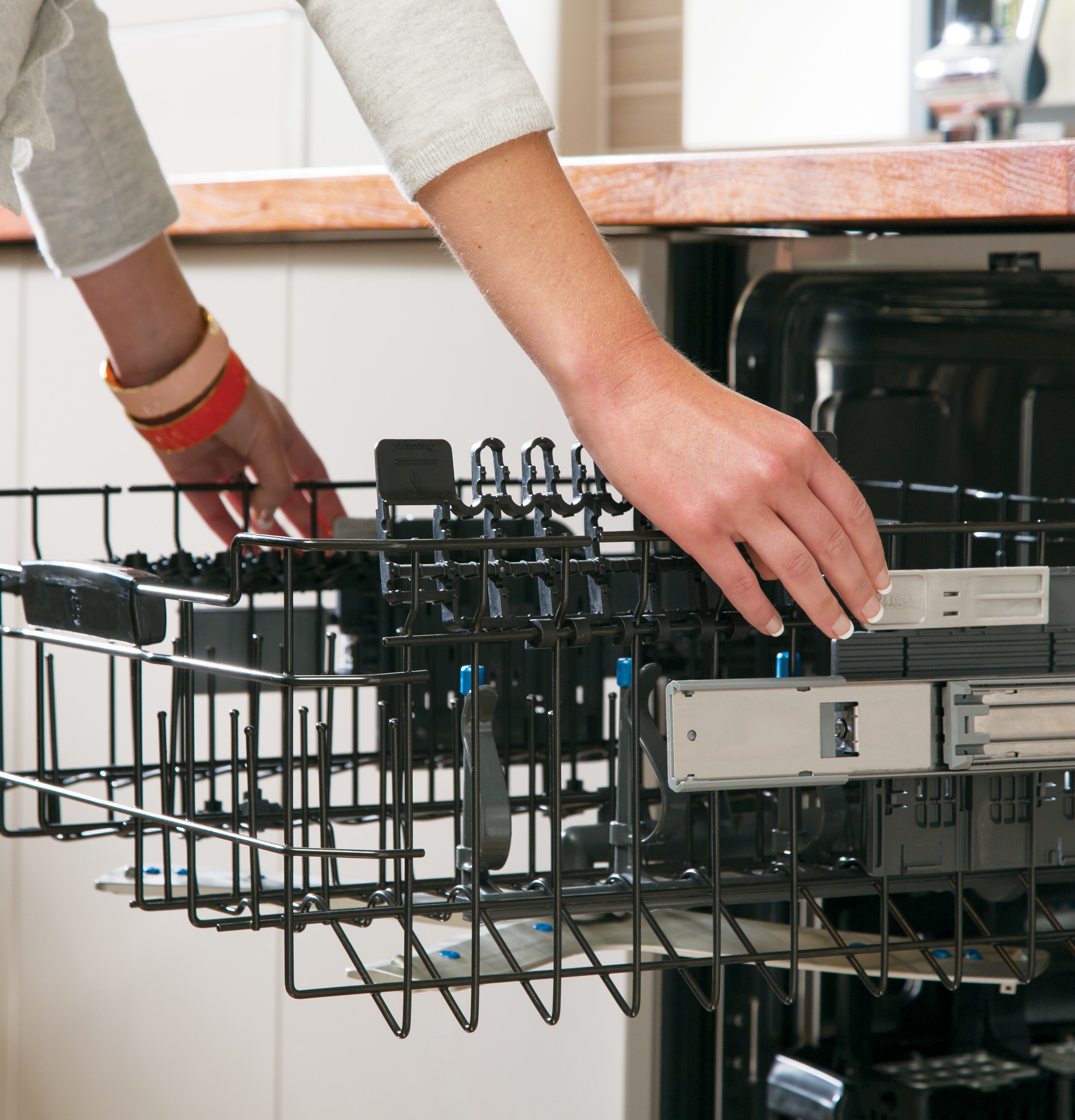 Stainless Steel Interior Dishwasher with Hidden Controls GDT740SIFII