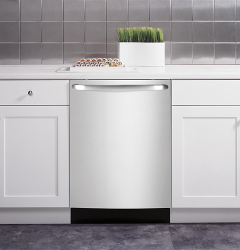 Built-In Dishwasher with Hidden Controls GDWT160RSS