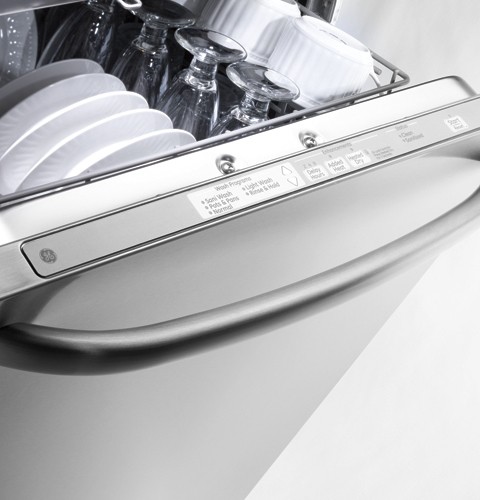 Built-In Dishwasher with Hidden Controls GDWT160RSS