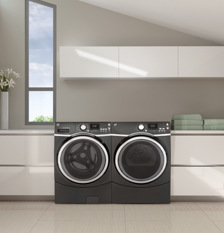 7.5 cu. ft. capacity Front Load gas dryer with steam GFD45GSPKDG