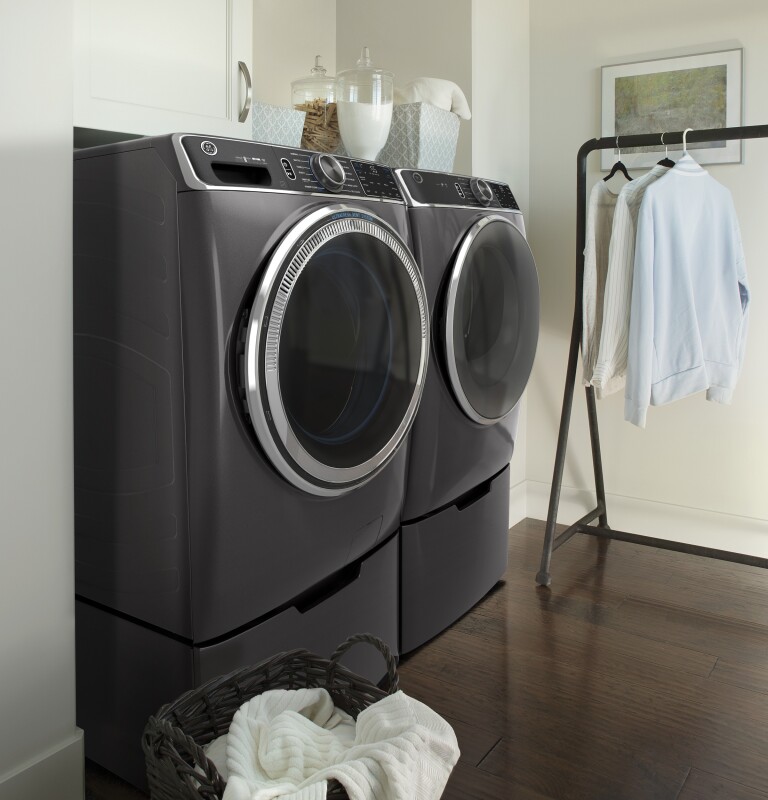 7.8 cu. ft. Capacity Smart Front Load Gas Dryer with Steam and Sanitize Cycle GFD85GSPNDG
