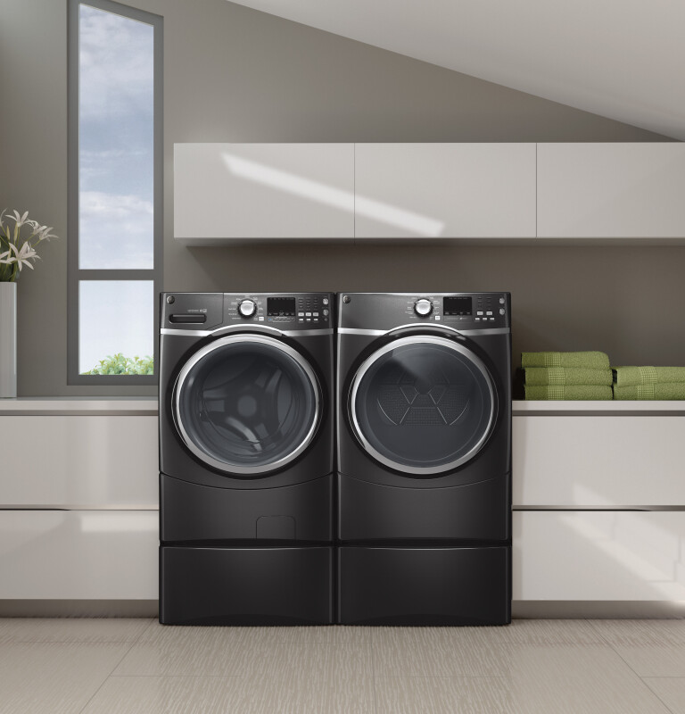 7.5 cu. ft. capacity frontload dryer with steam GFDS175GHDG