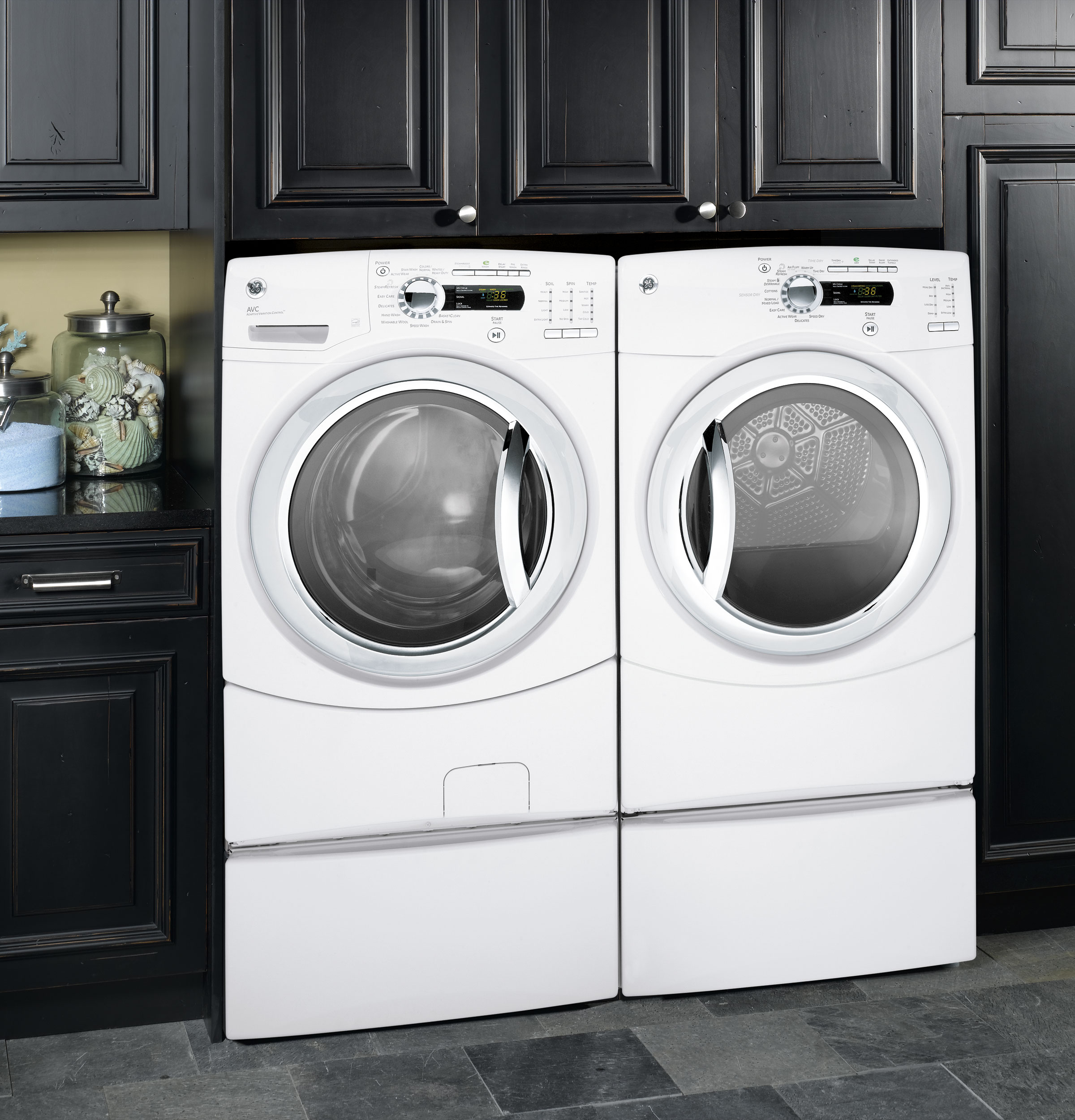 7.5 cu. ft. stainless steel capacity frontload dryer with Steam GFDS350ELWW