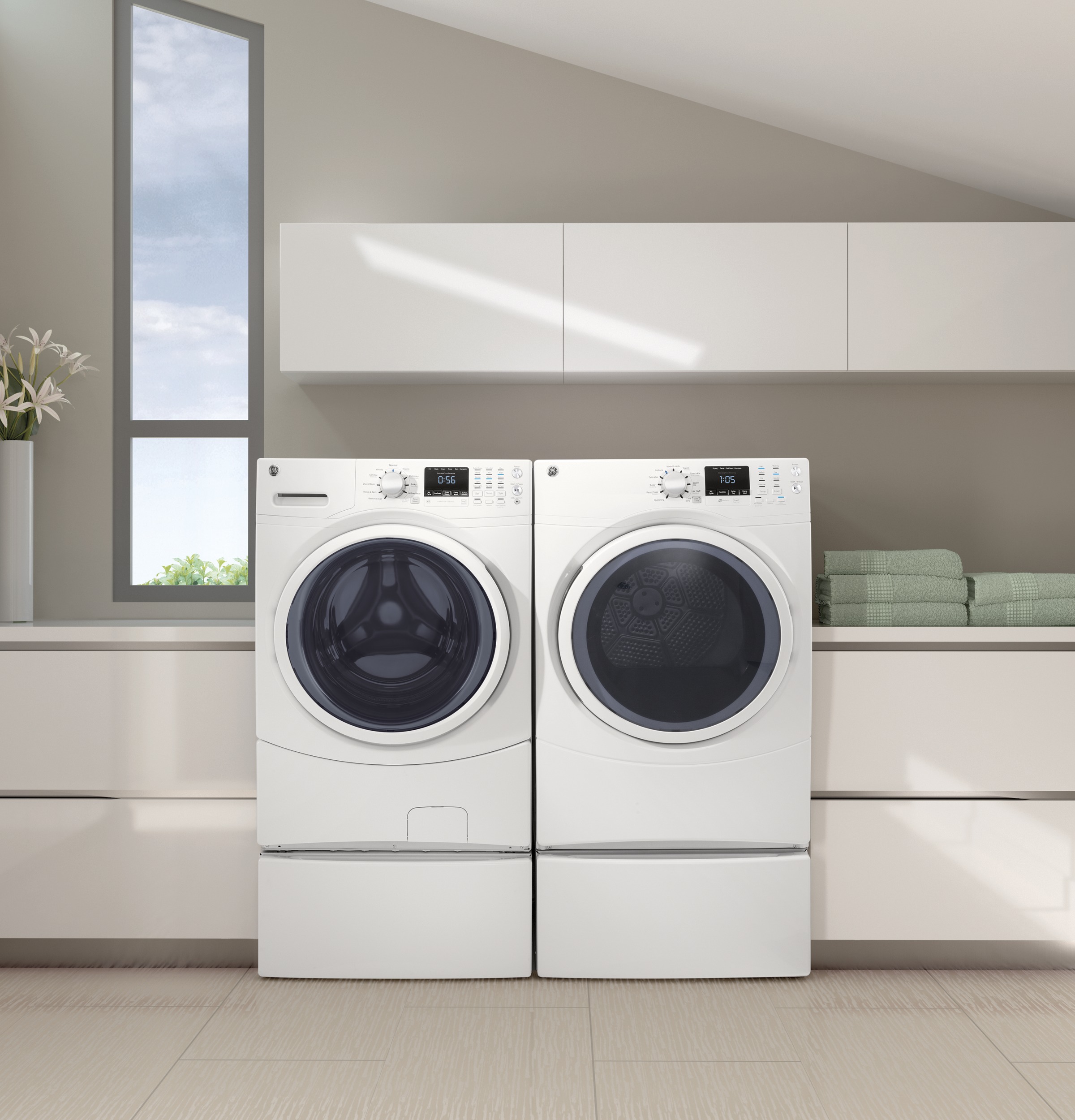 4.5 cu. ft. Capacity Front Load Washer GFW430SSMWW