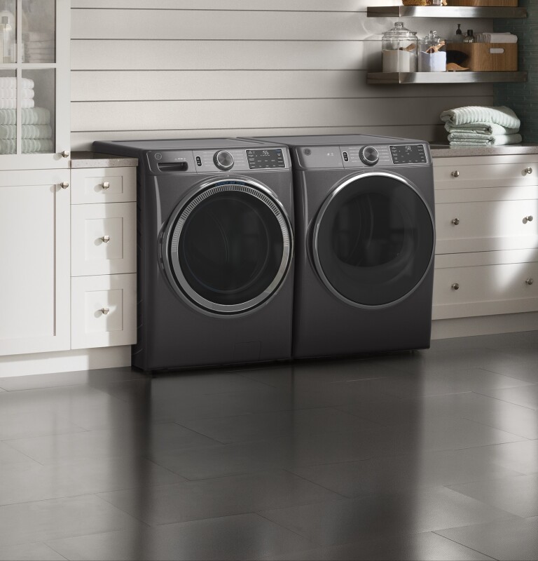 4.8 cu. ft. Capacity Smart Front Load Washer with UltraFresh Vent System with OdorBlock and Sanitize w/Oxi GFW550SPNDG