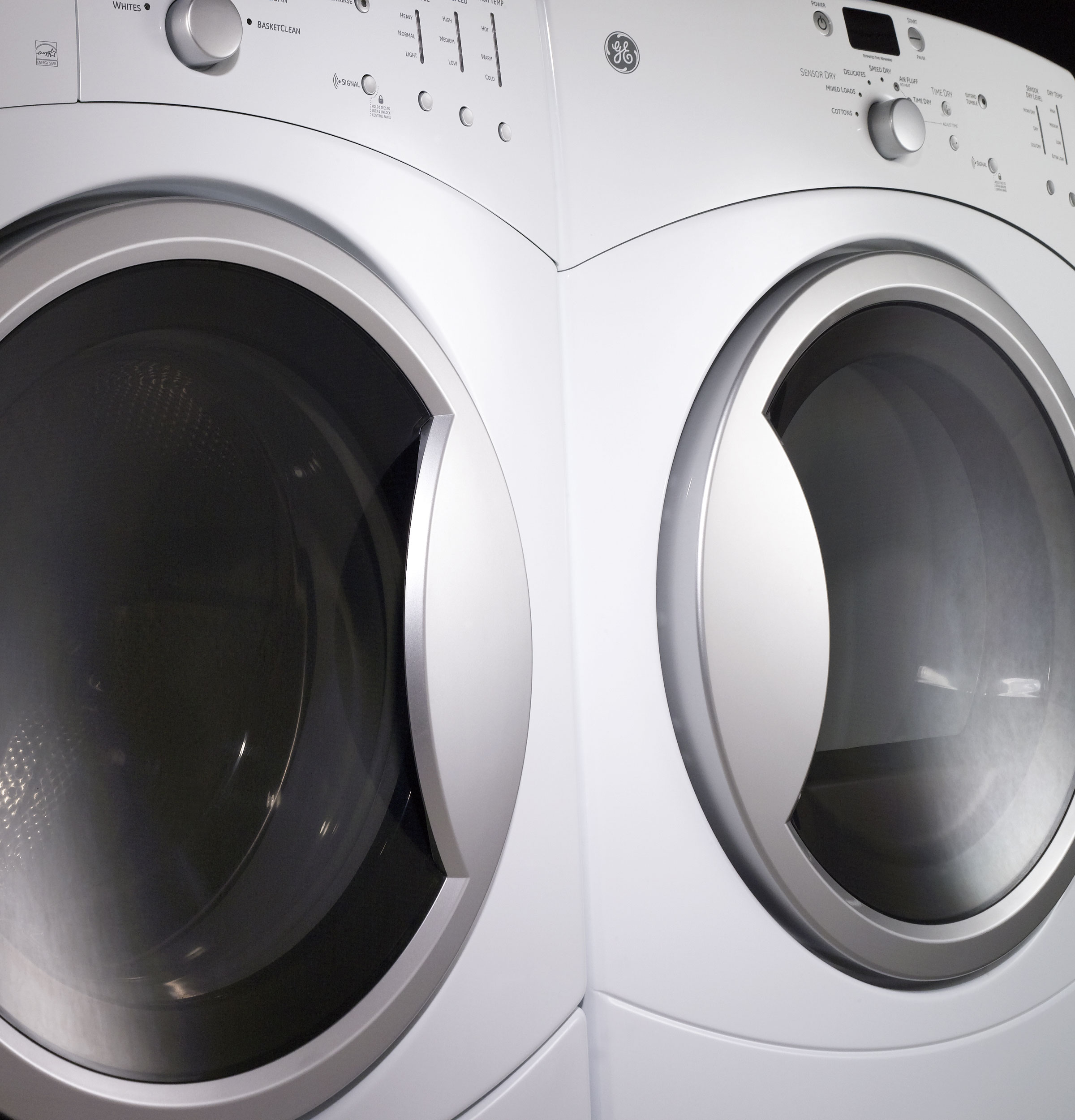 3.5 DOE Cu. Ft. Capacity Frontload Washer GFWN1100LWW