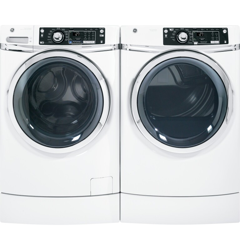 4.5 DOE cu. ft. capacity RightHeight Design Front Load washer GFWR2700HWW