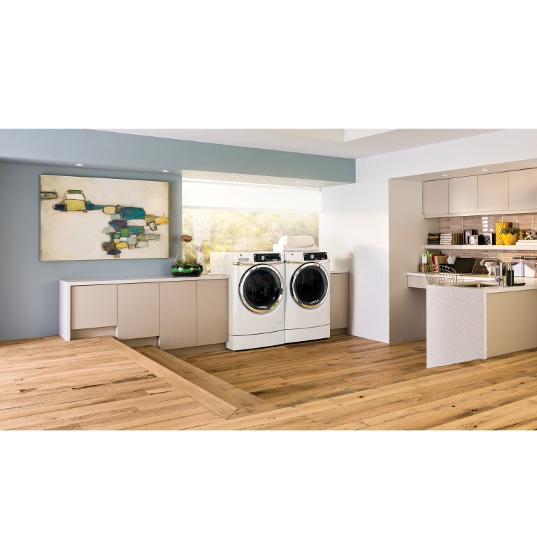 4.5 DOE cu. ft. capacity RightHeight Design Front Load washer GFWR2700HWW