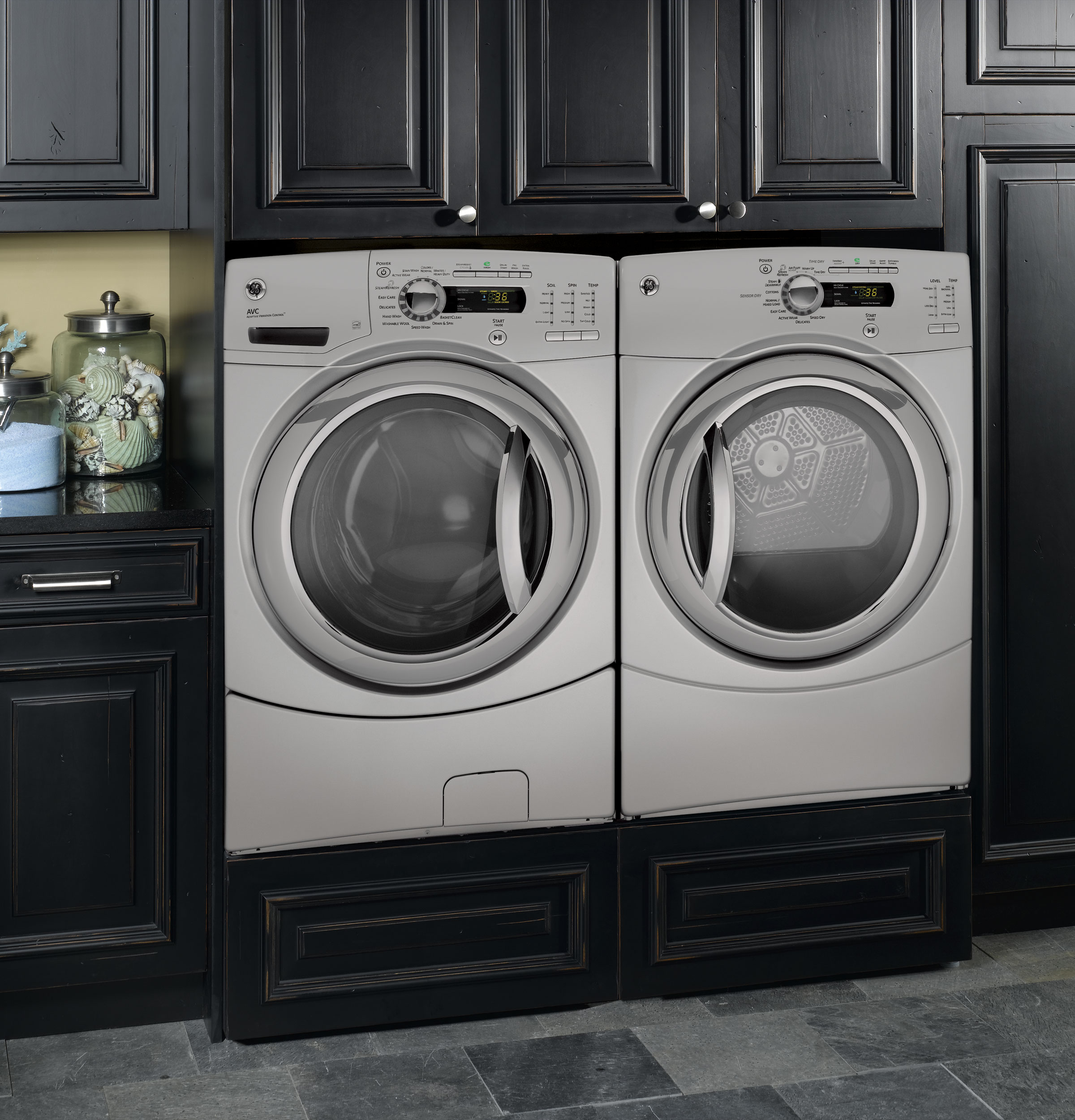 4.1 DOE cu. ft. stainless steel capacity frontload washer with Steam GFWS3505LMS