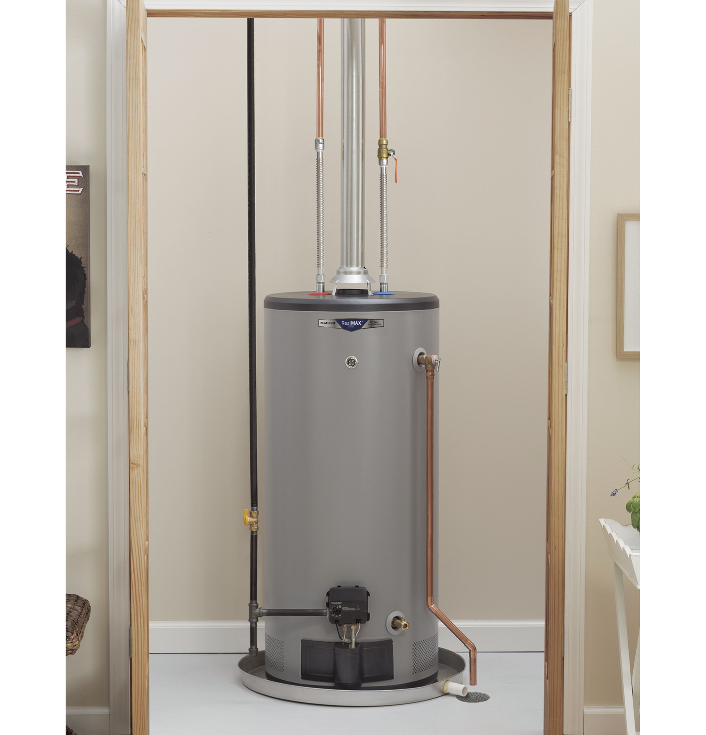 RealMAX Platinum 40-Gallon Short Natural Gas Atmospheric Water Heater GG40S12BXR