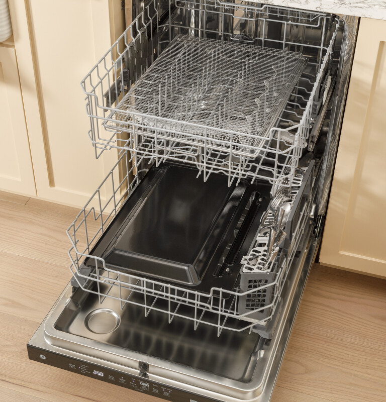 30" Slide-In Front-Control Convection Gas Range with No Preheat Air Fry and EasyWash Oven Tray GGS60LAVFS