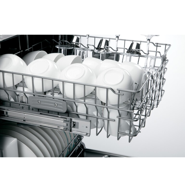 Built-In Dishwasher with Hidden Controls GHDT108VWW