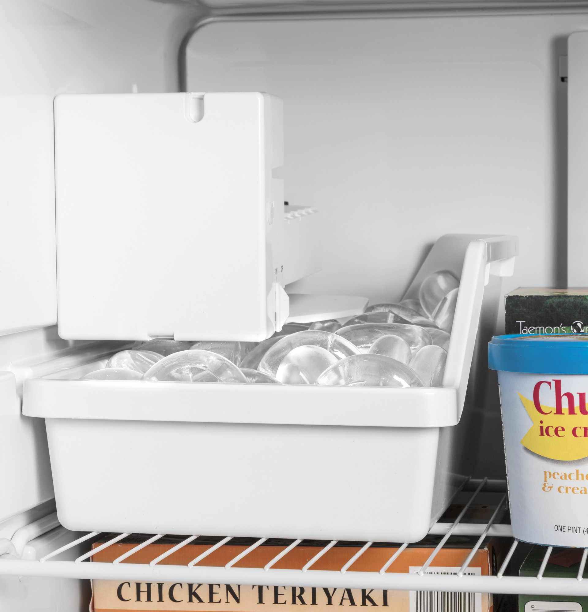 21.9 Cu. Ft. Top-Freezer Refrigerator GIE22JSNRSS
