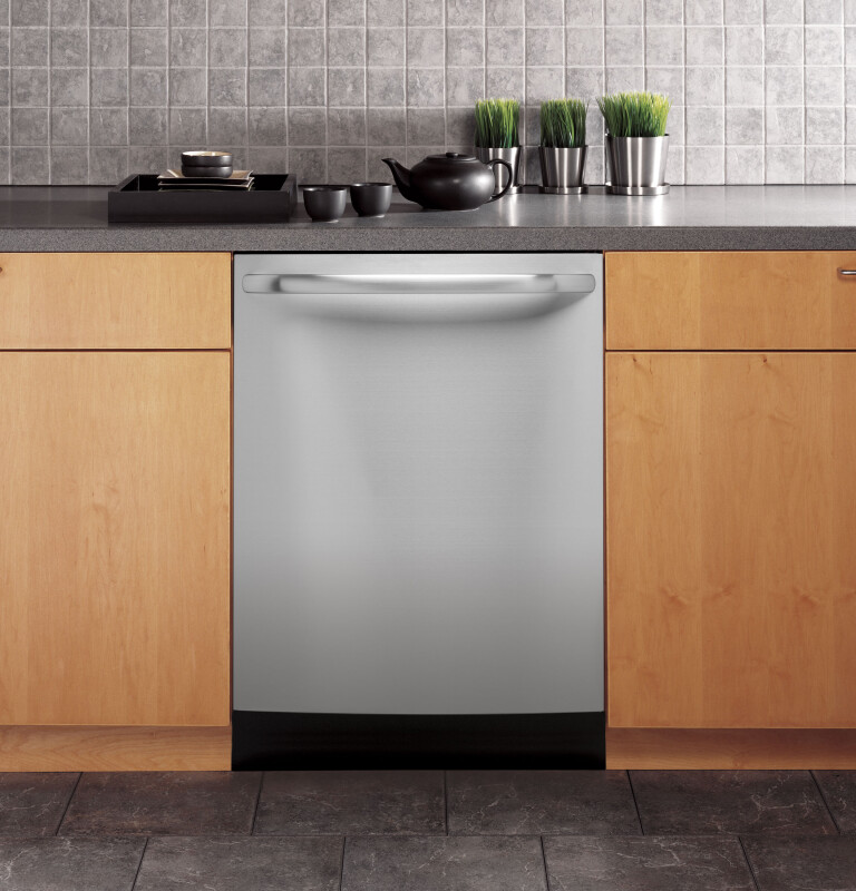 Built-In Dishwasher with Hidden Controls GLDT696TSS