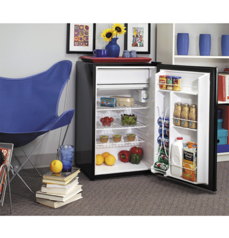 Spacemaker Compact Refrigerator GMR04BANBB