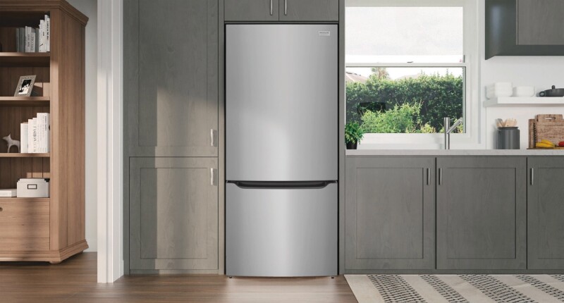 20 Cu. Ft. Standard-Depth Bottom Freezer Refrigerator GRBN2012AF