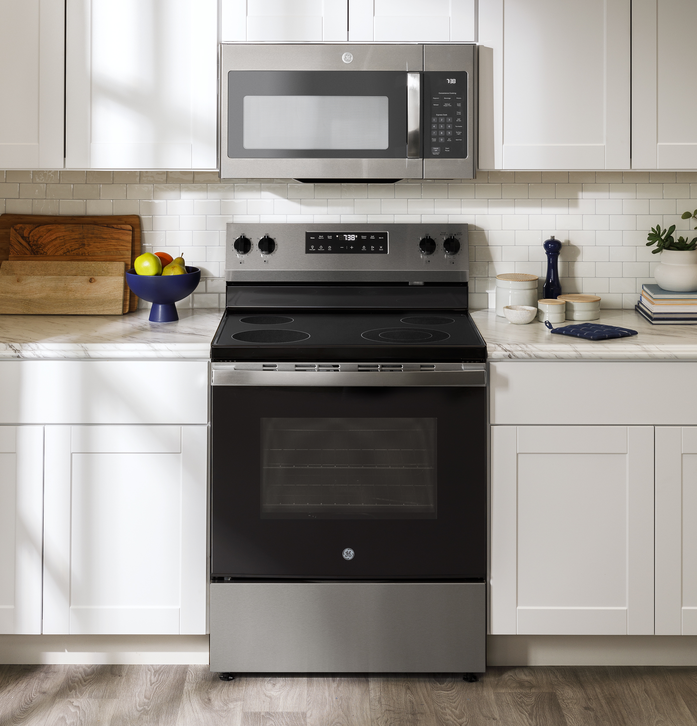 30" Free-Standing Electric Range GRF400SVSS