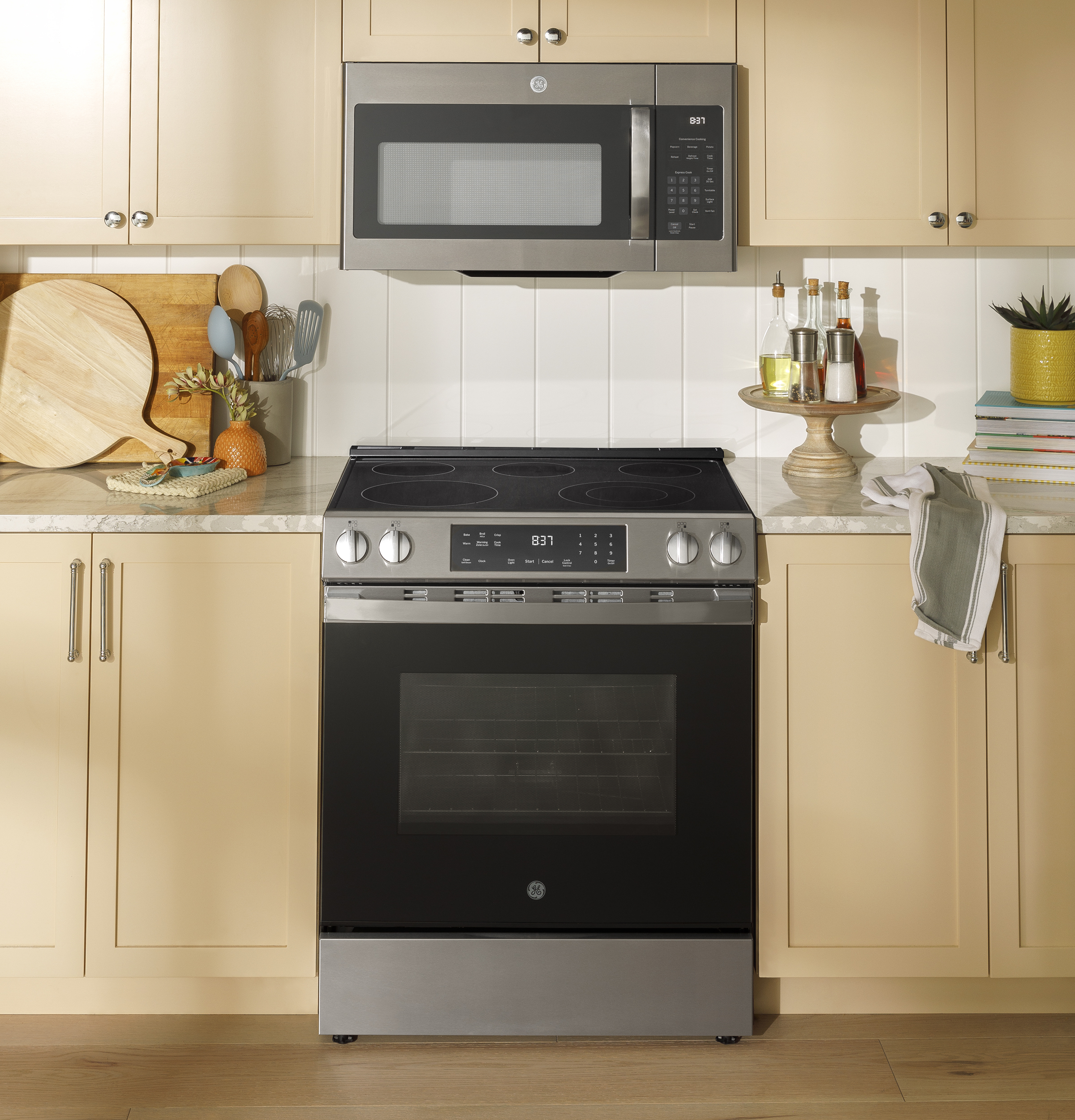 30" Slide-In Electric Range with Crisp Mode GRS500PVSS