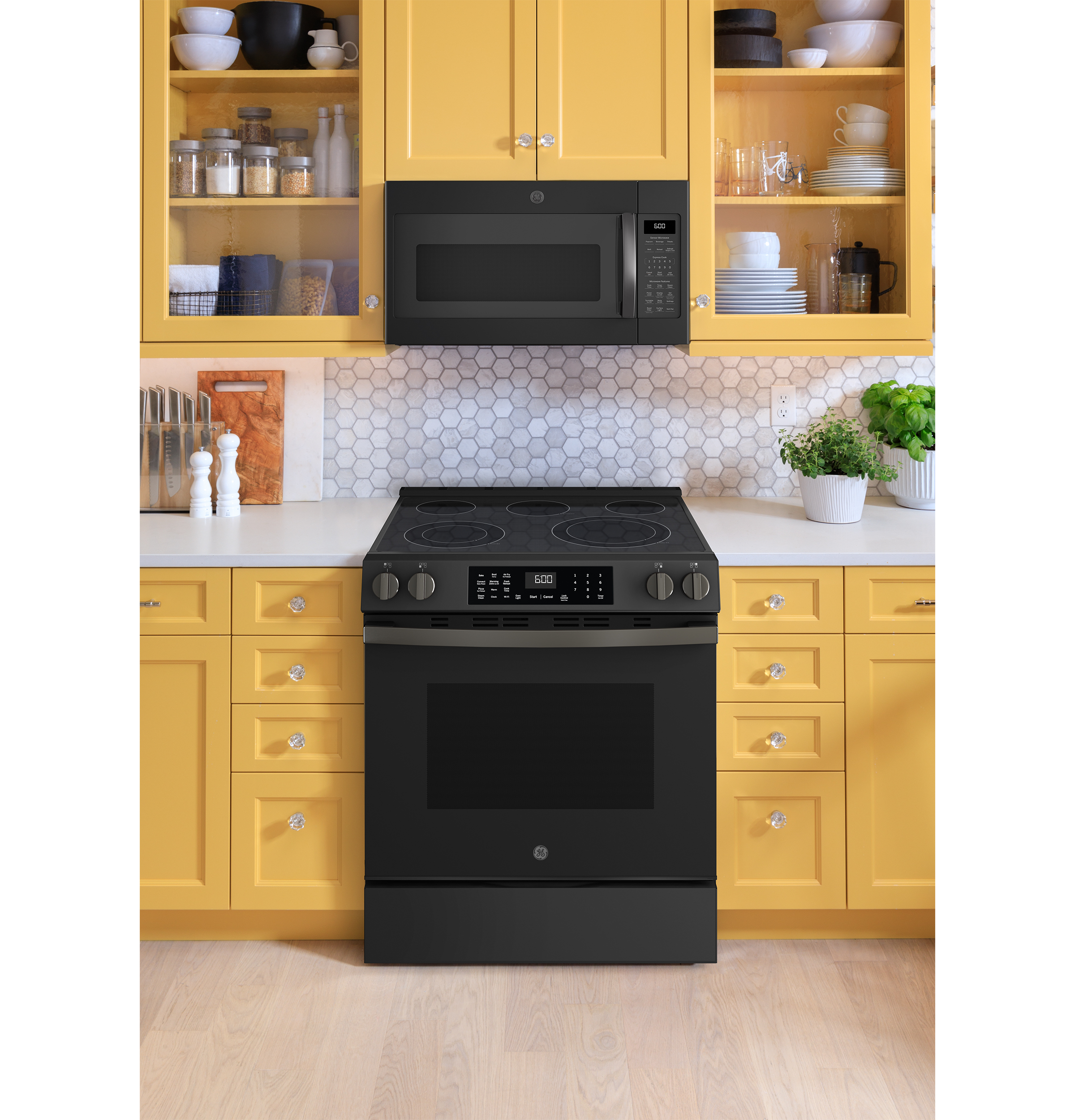 30" Slide-In Electric Convection Range with No Preheat Air Fry and EasyWash Oven Tray GRS600AVDS