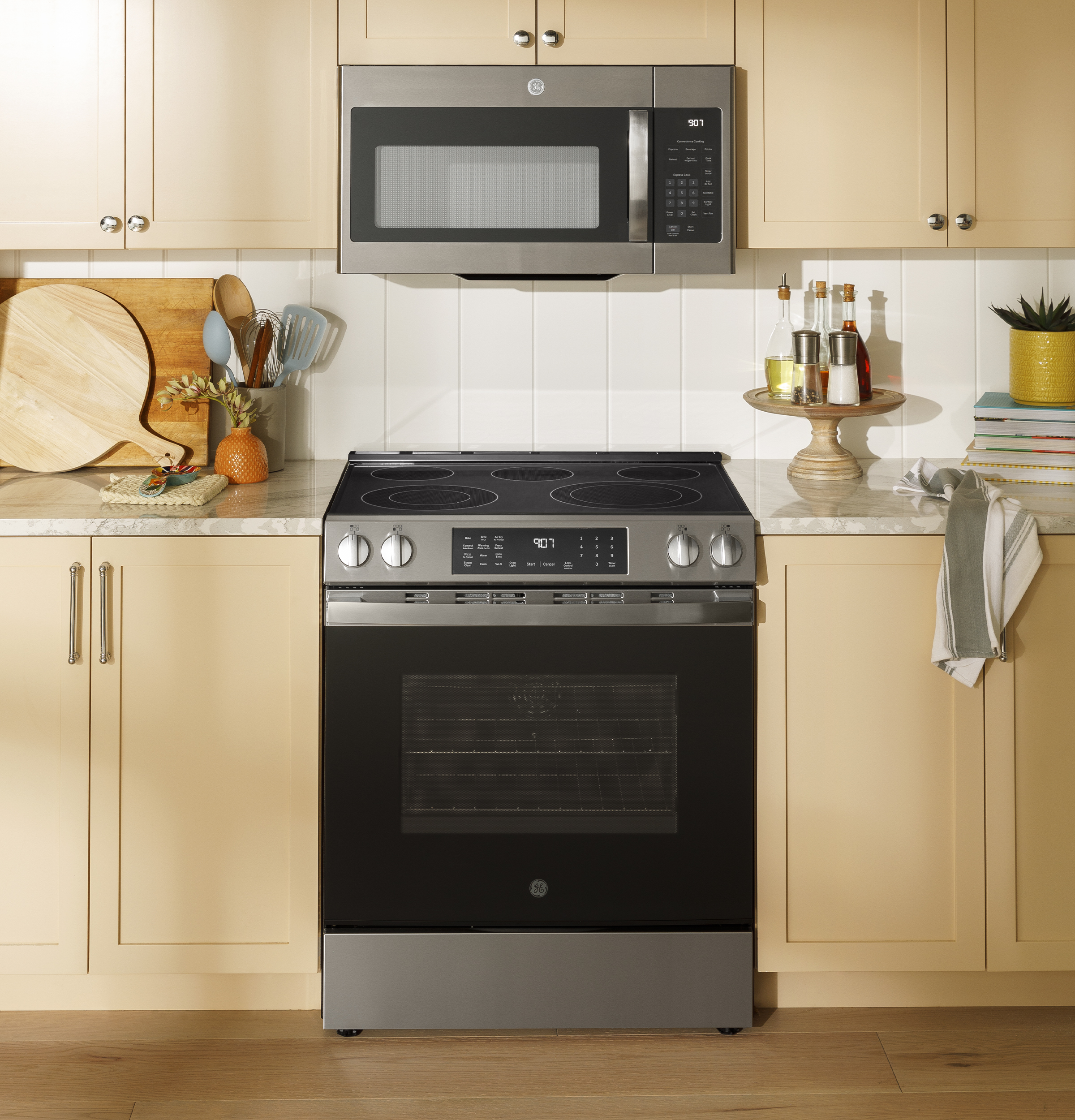 30" Slide-In Electric Convection Range with No Preheat Air Fry and EasyWash Oven Tray GRS600AVFS
