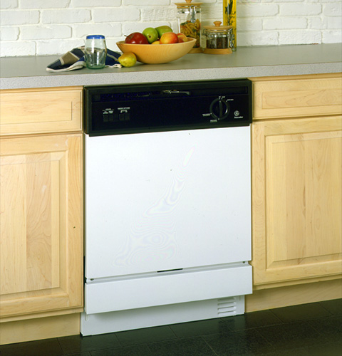 GE Built-In Potscrubber Dishwasher with SureClean Wash System, 2 Wash Levels, 5 Cycles/8 Options and Standard Sound Insulation Package White GSD2200ZWH Picture 1