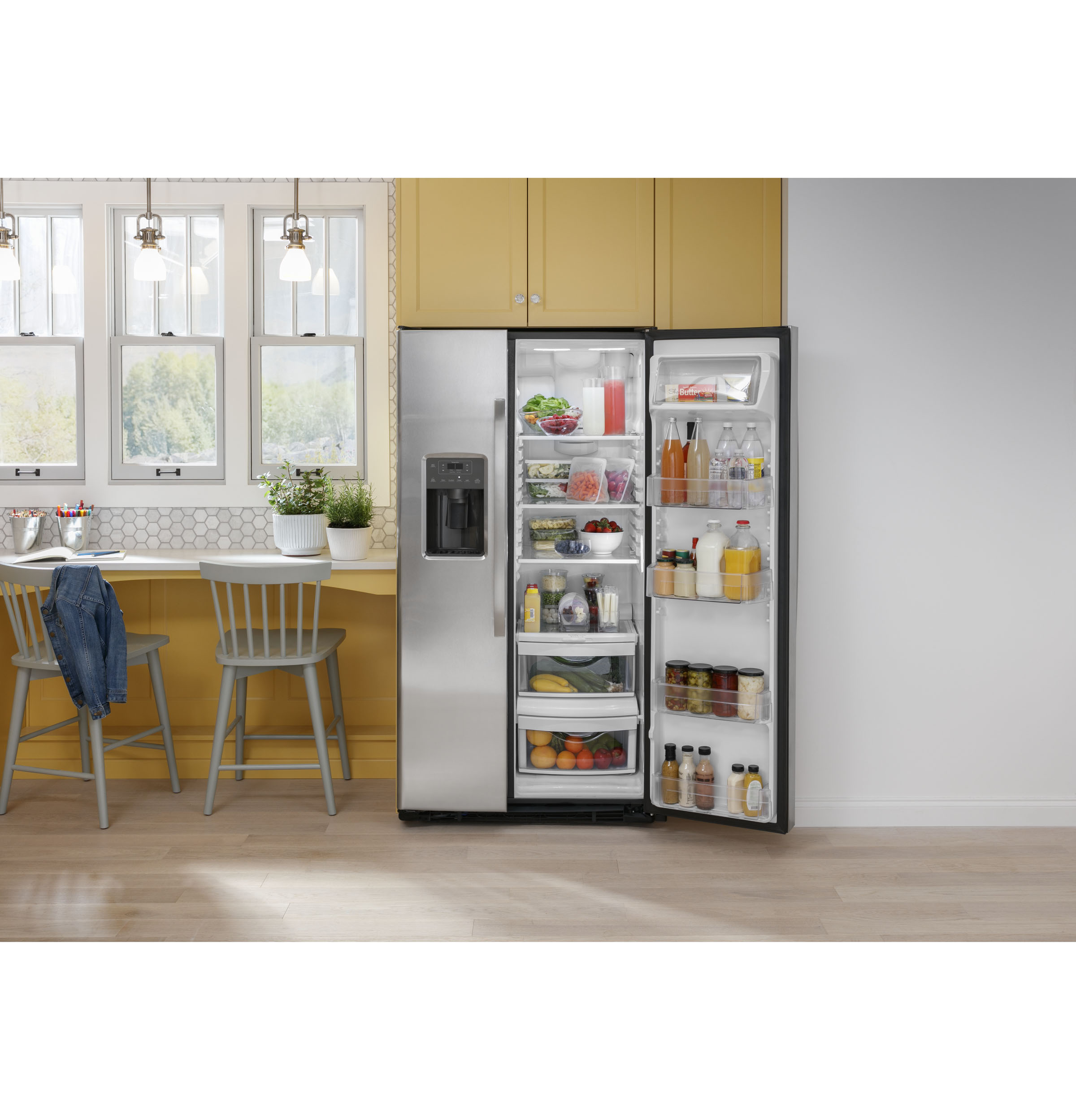 25.3 Cu. Ft. Side-By-Side Refrigerator GSE25GGPBB