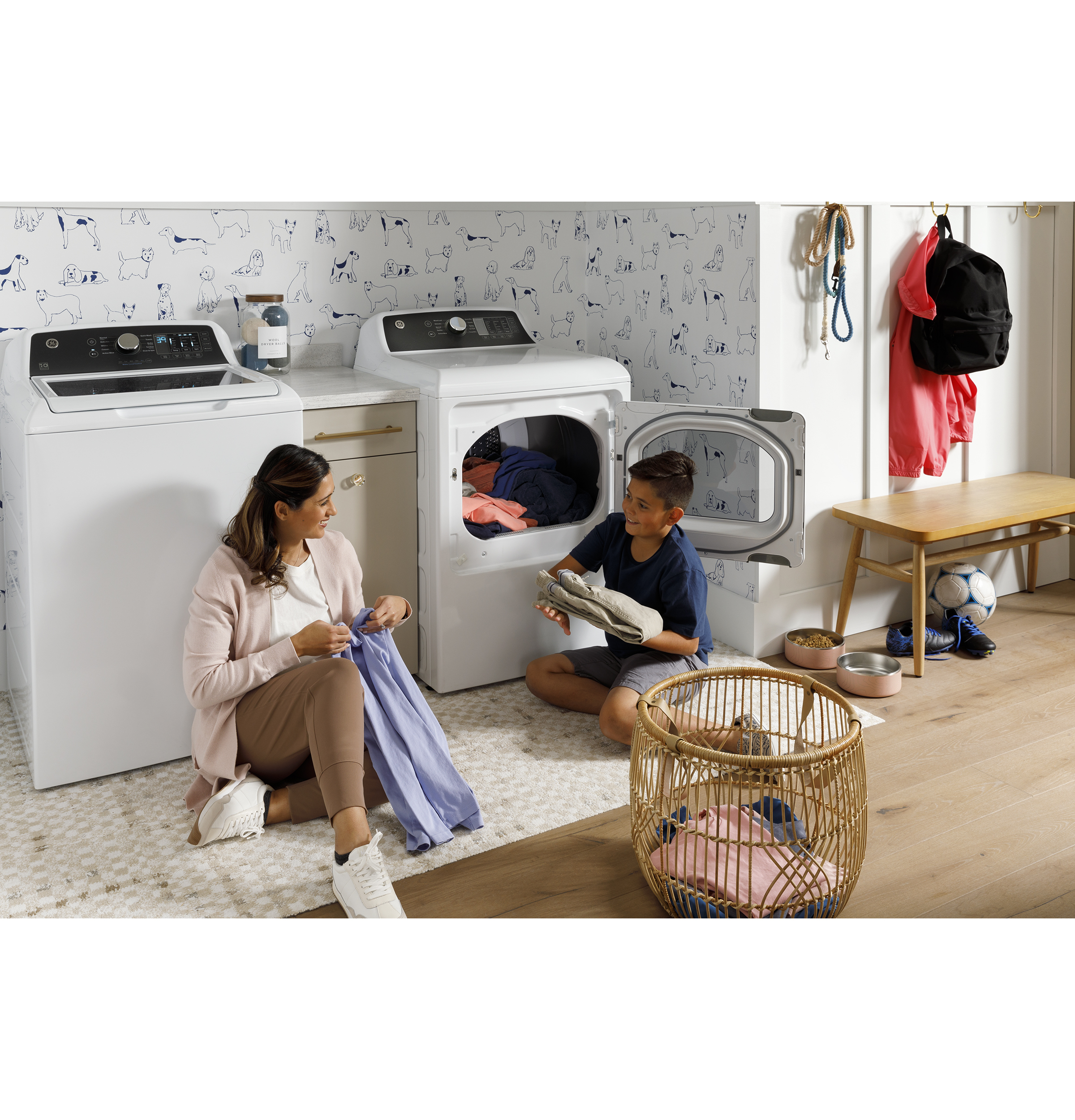7.4 cu. ft. Capacity Electric Dryer with Up To 120 ft. Venting and Sensor Dry GTD58EBSVWS