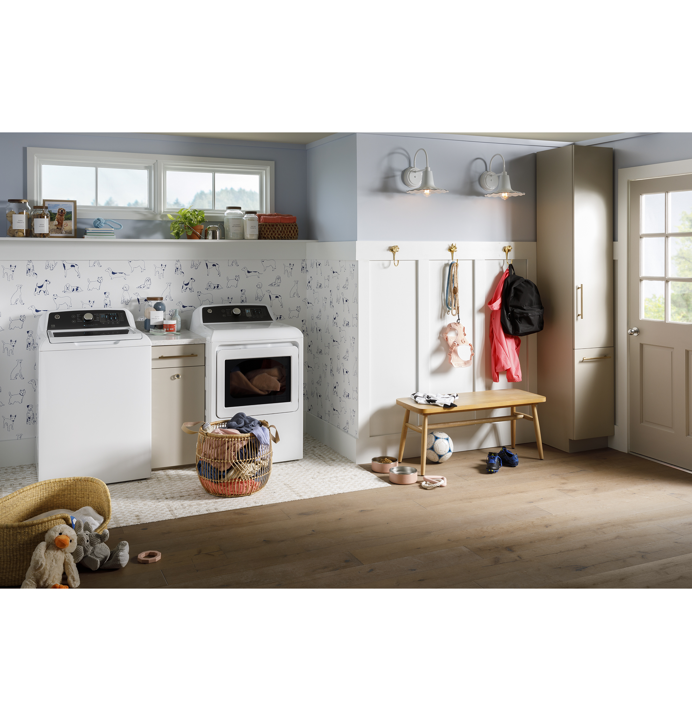 7.4 cu. ft. Capacity Gas Dryer with Up To 120 ft. Venting and Sensor Dry GTD58GBSVWS