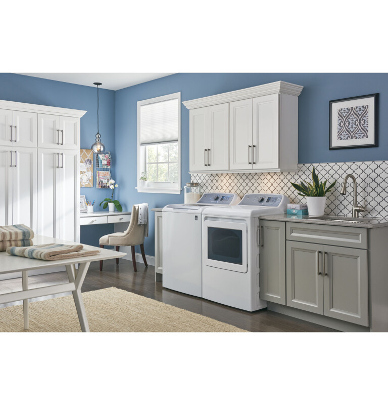 7.4 cu. ft. Capacity aluminized alloy drum Electric Dryer with Sensor Dry GTD65EBSJWS