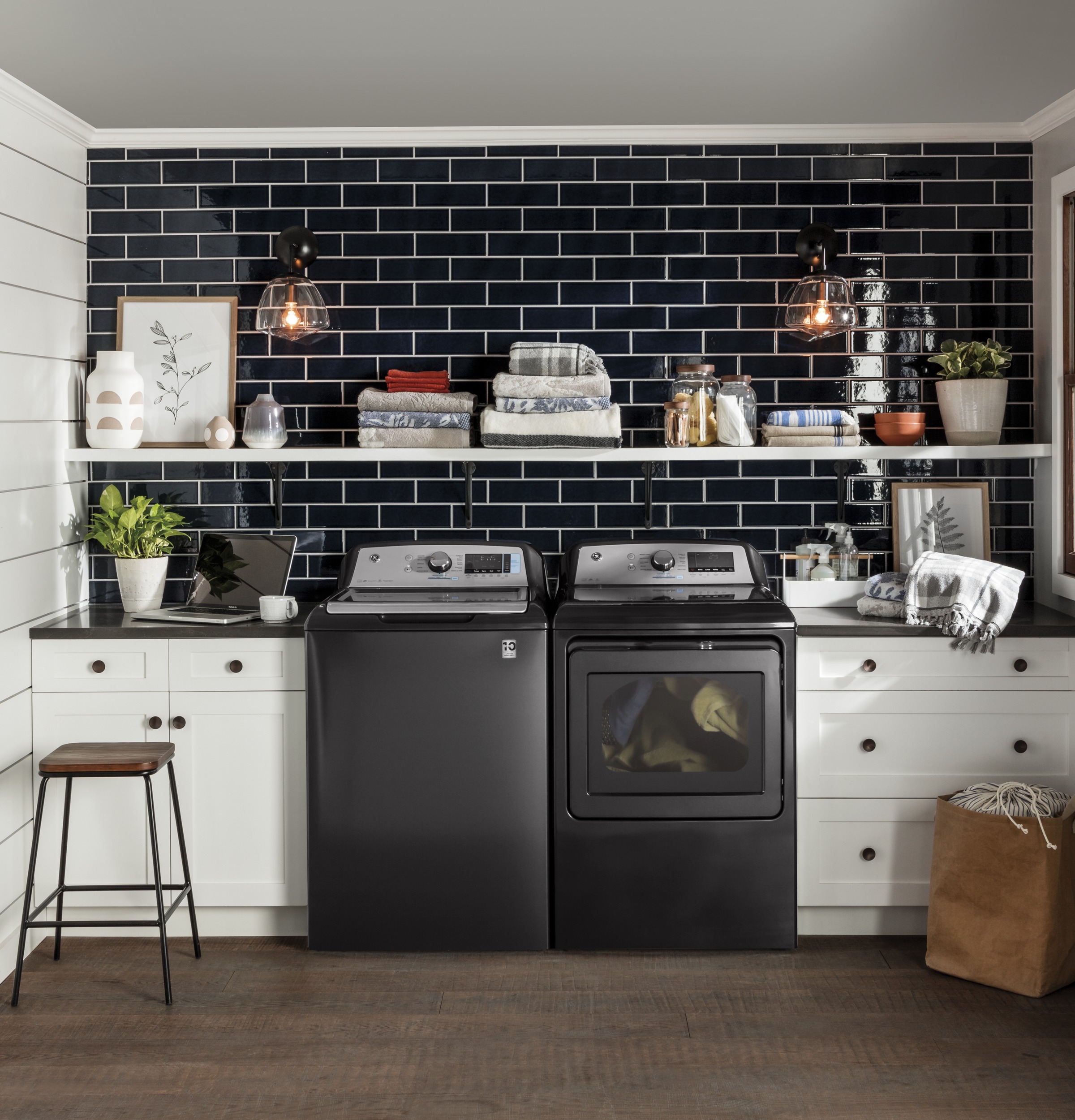 7.4 cu. ft. Capacity Smart aluminized alloy drum Electric Dryer with Sanitize Cycle and Sensor Dry GTD84ECPNDG